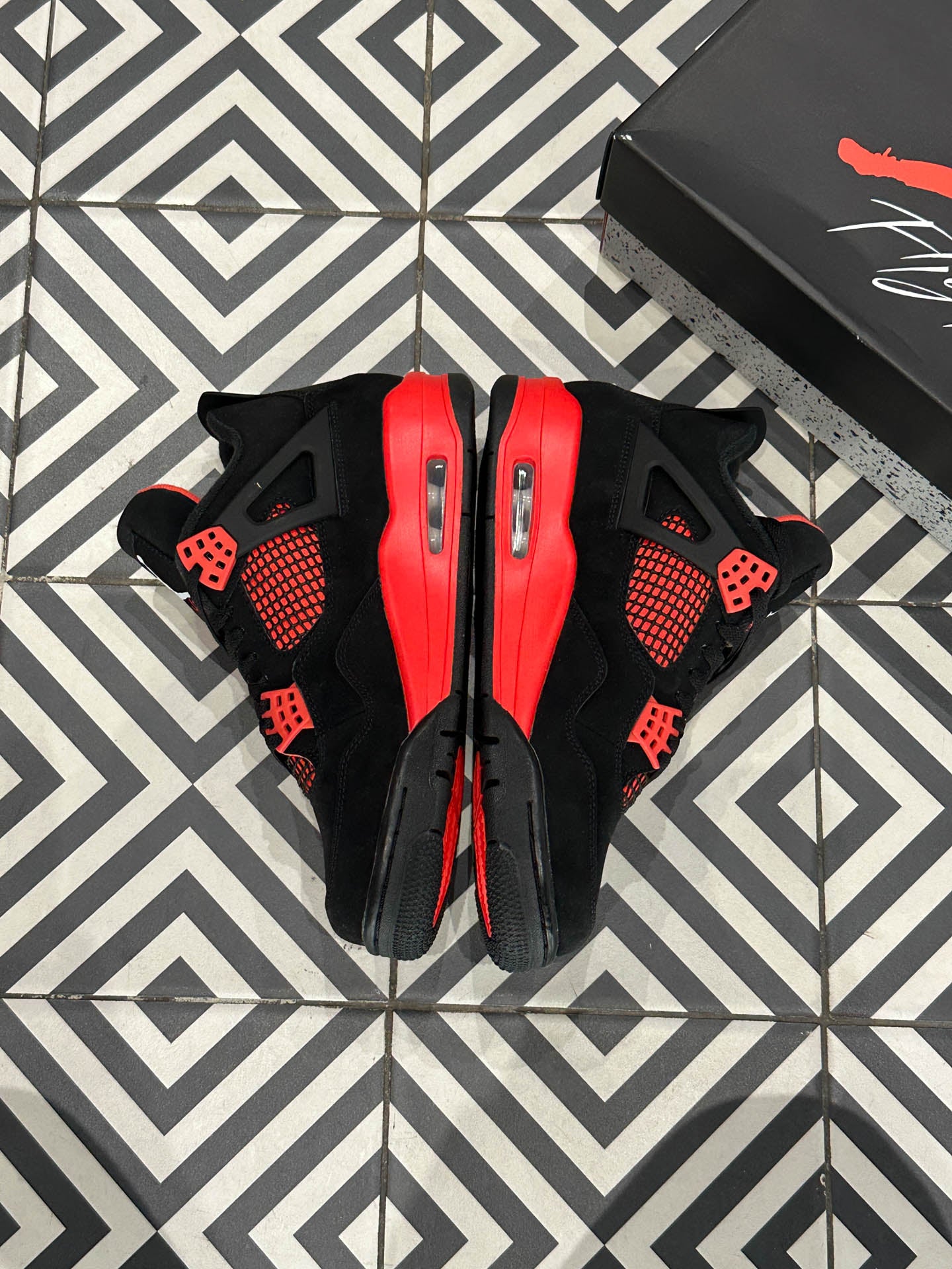 Jordan 4 Red Thunder (Taille 41)