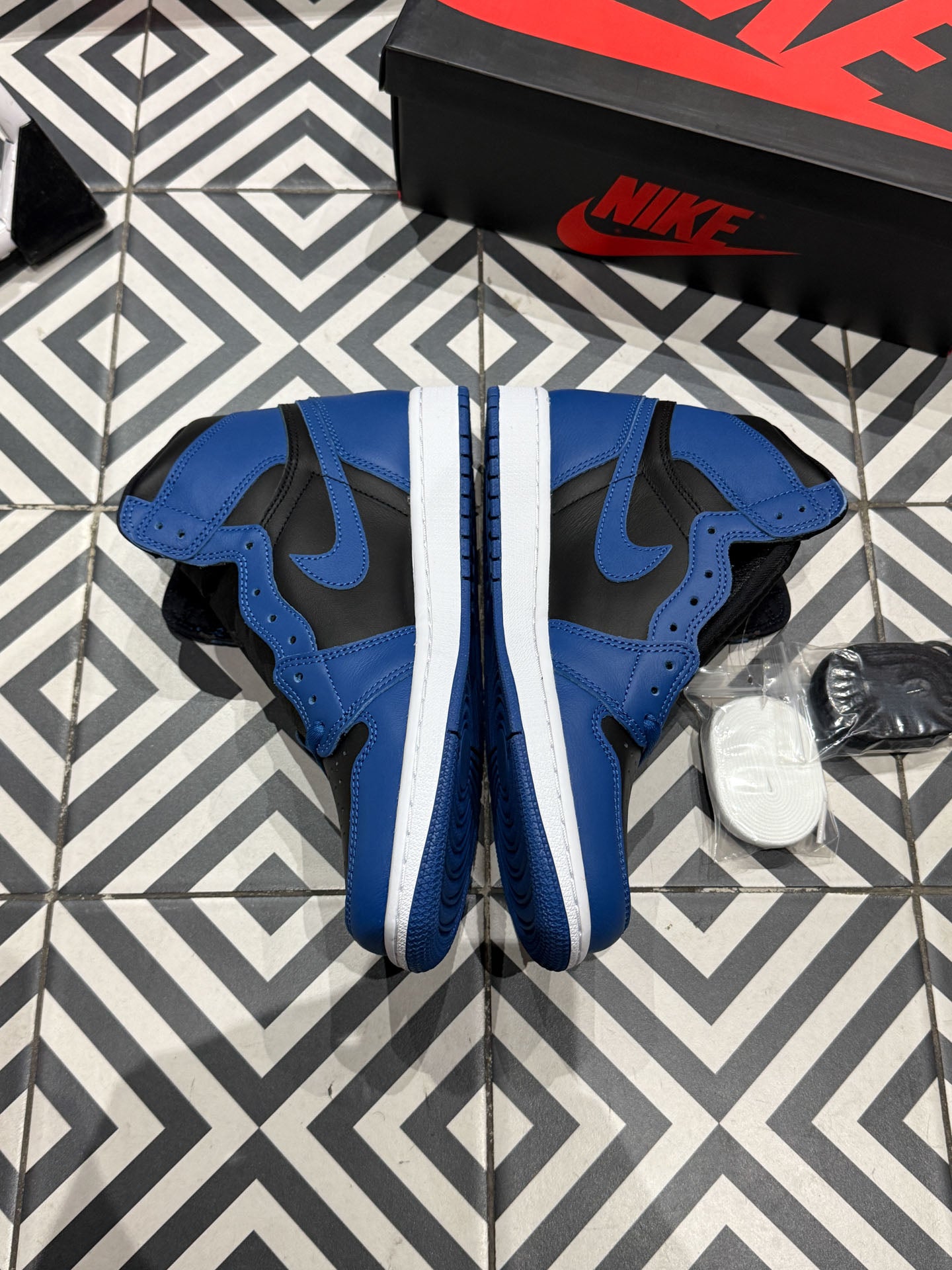 Jordan 1 high Marina Blue (Taille 42,5)