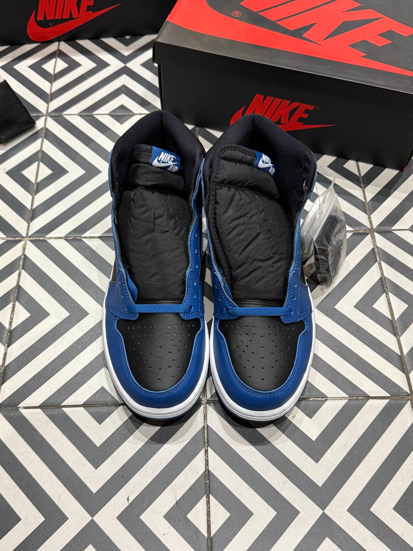 Jordan 1 high Marina Blue (Taille 42,5)