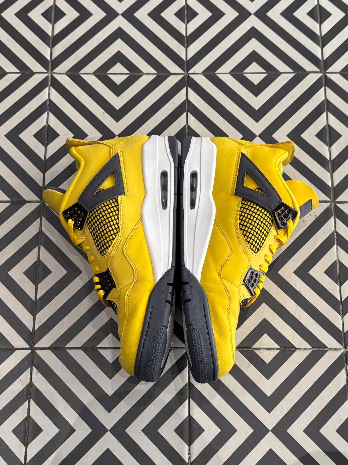 JORDAN 4 Lightning (Taille 47,5)