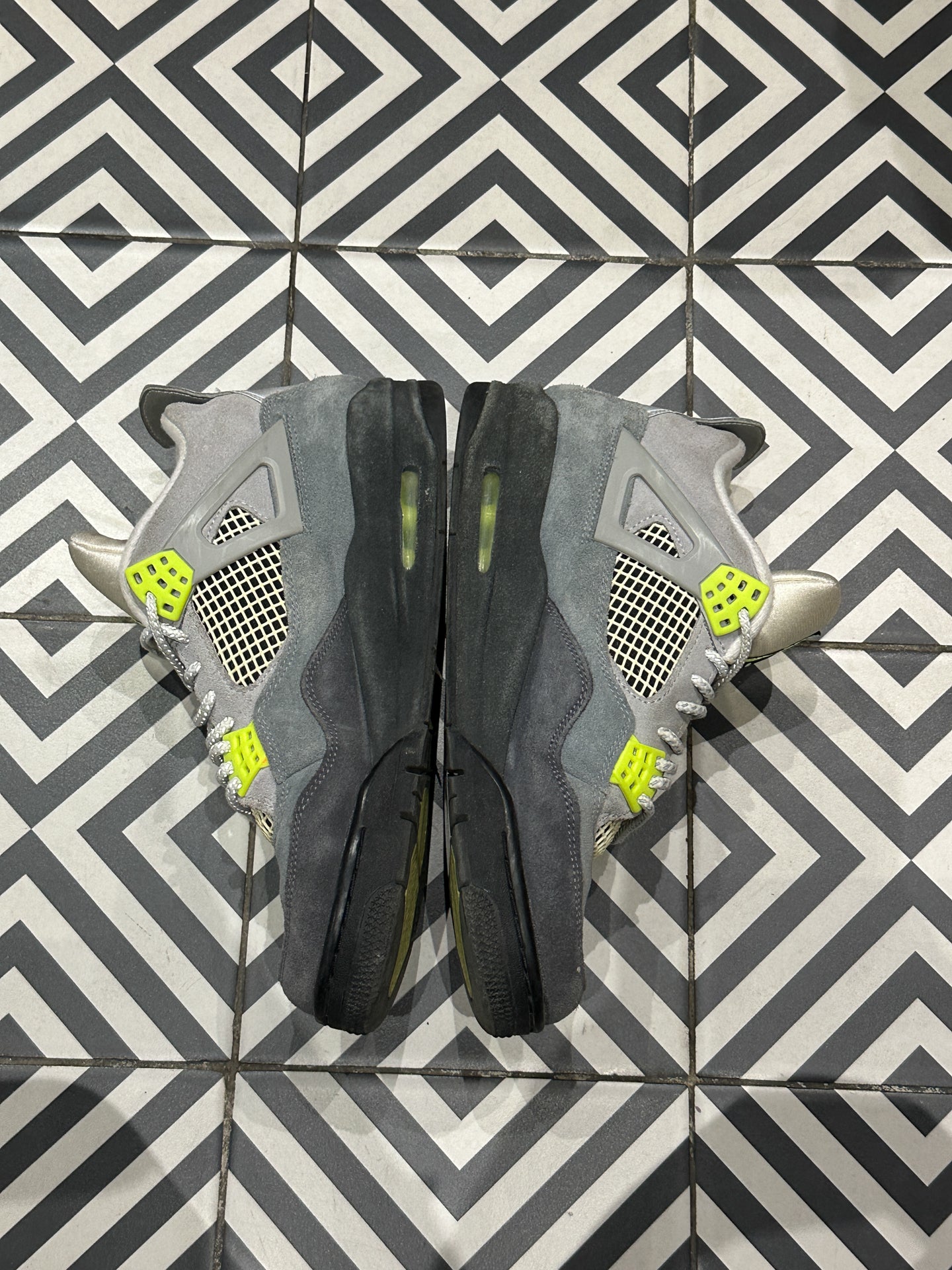 Jordan 4 Neon (Taille 44)