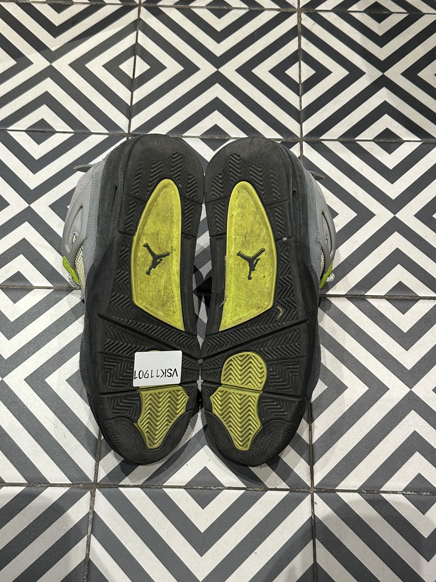 Jordan 4 Neon (Taille 44)