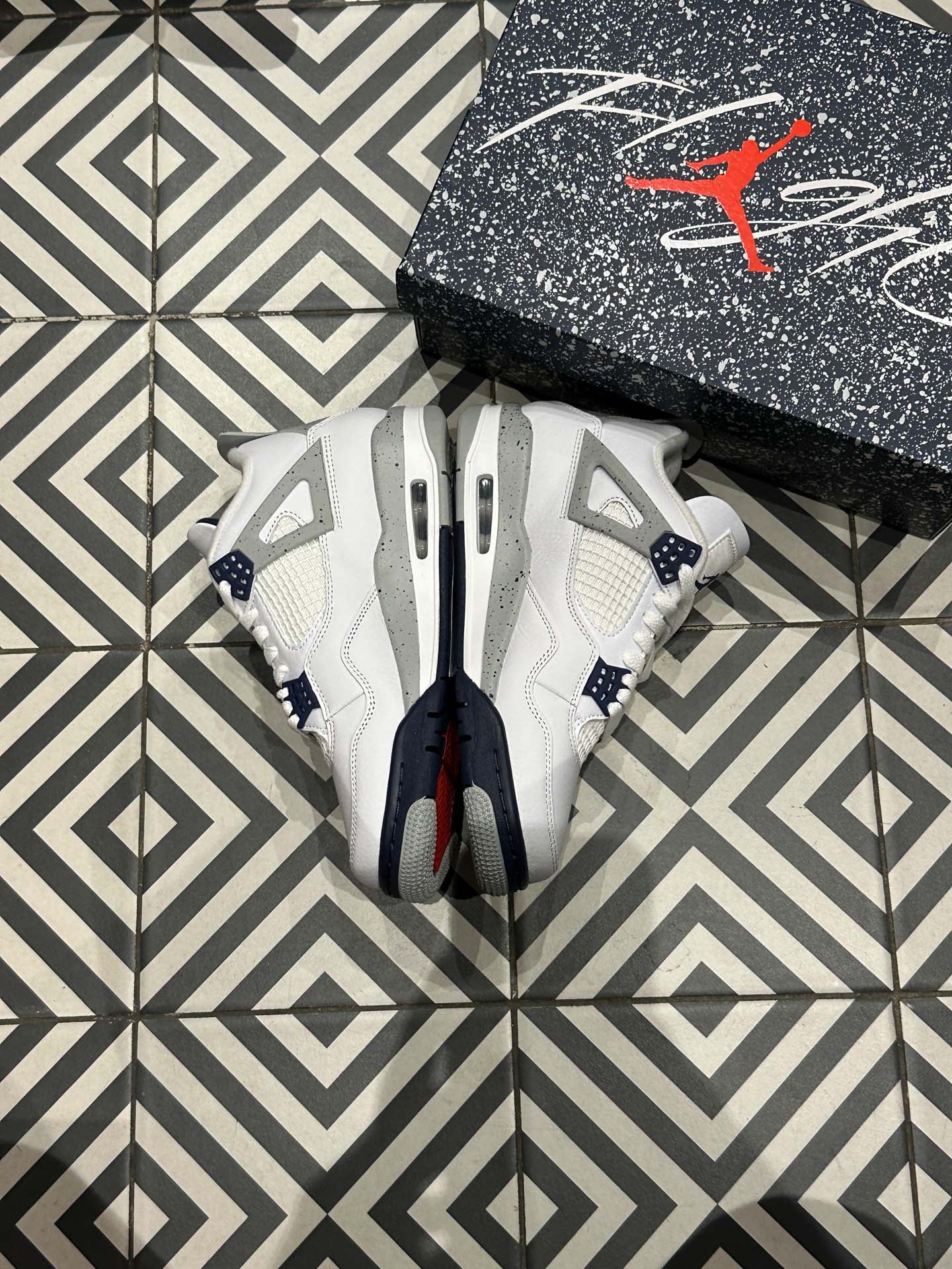 Jordan 4 Midnight Navy (Taille 39)
