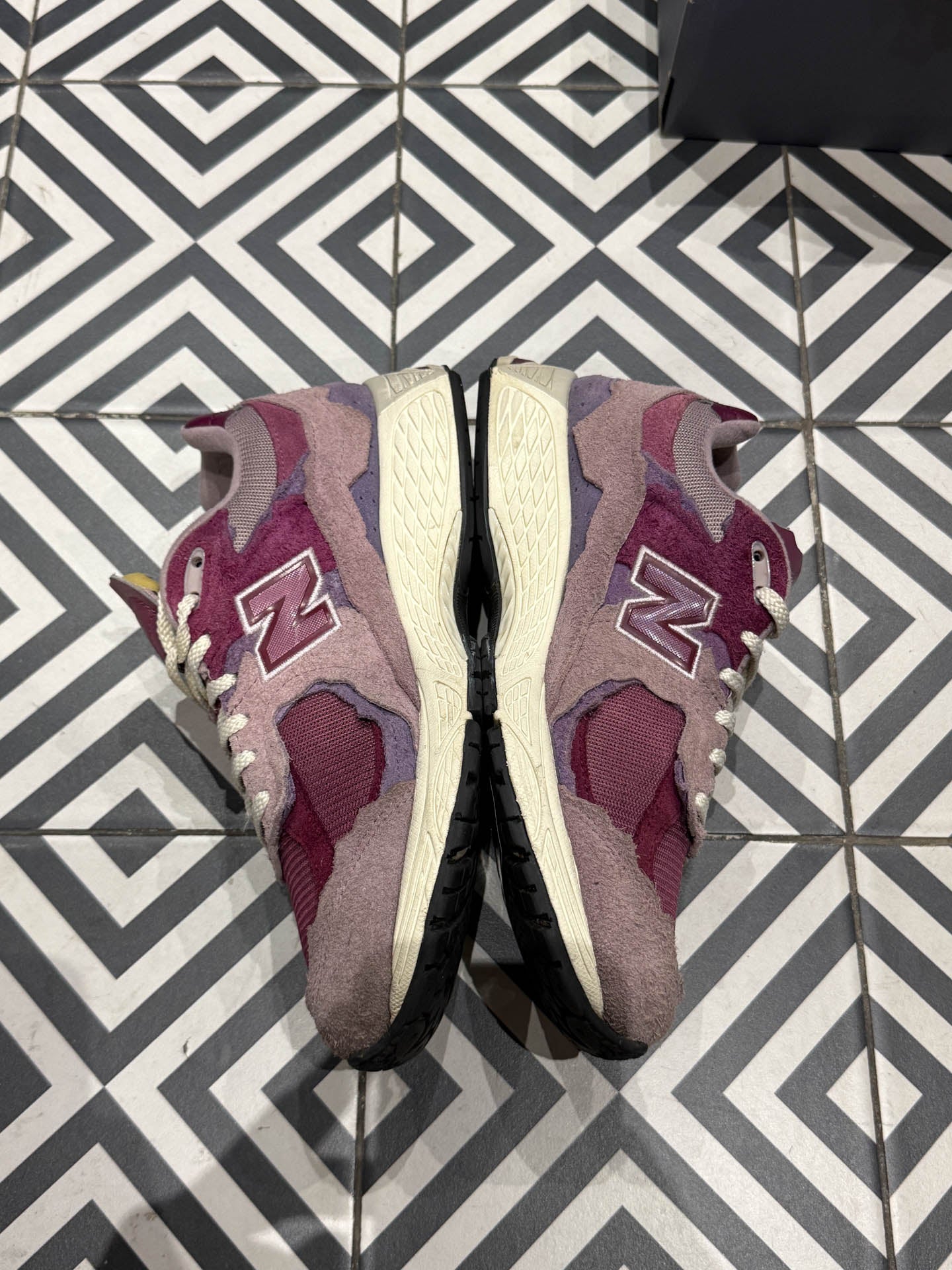 New Balance 2002R Protection Pack Pink (Taille 37)