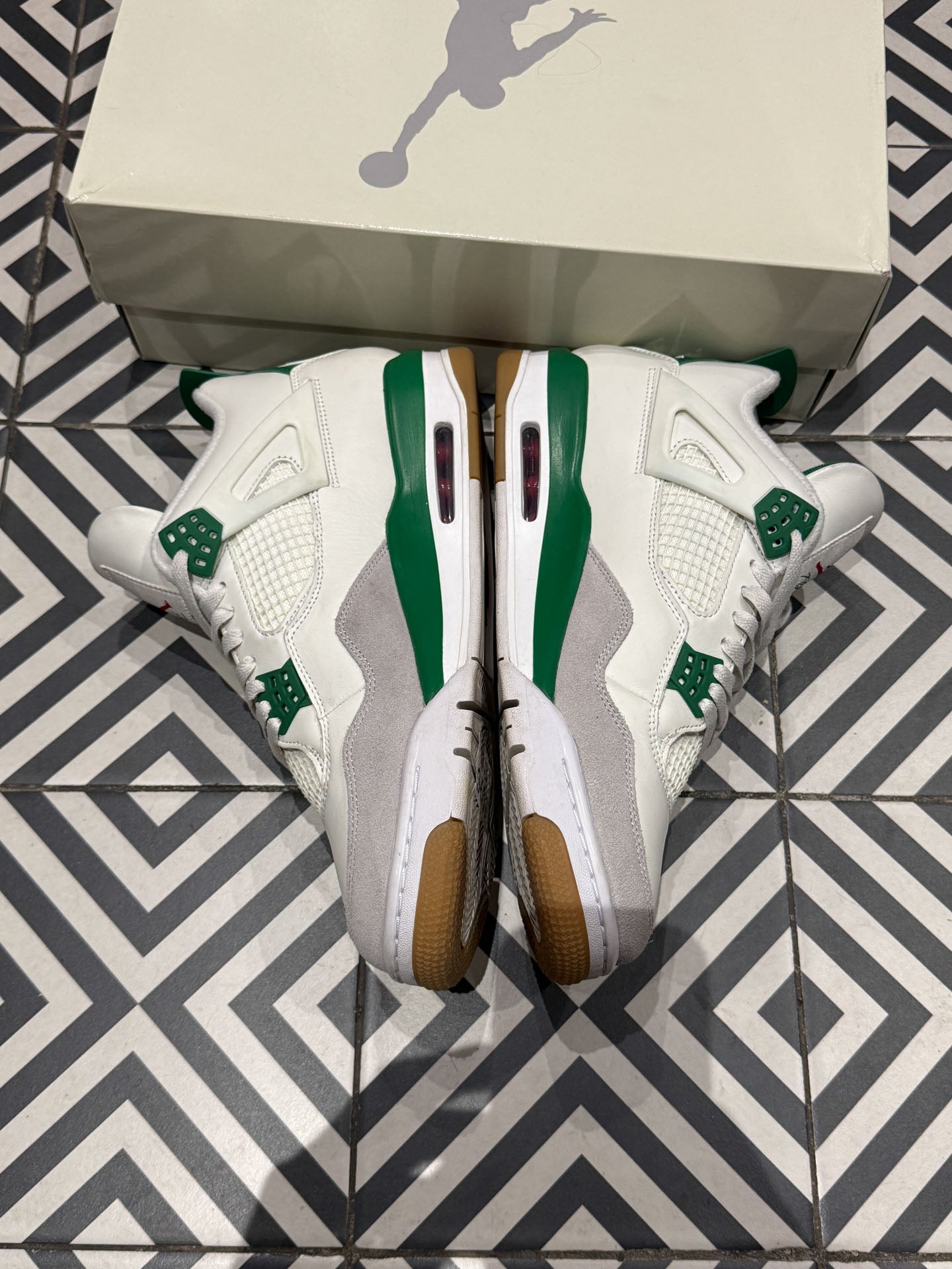 Jordan 4 SB Pine Green (Taille 46)