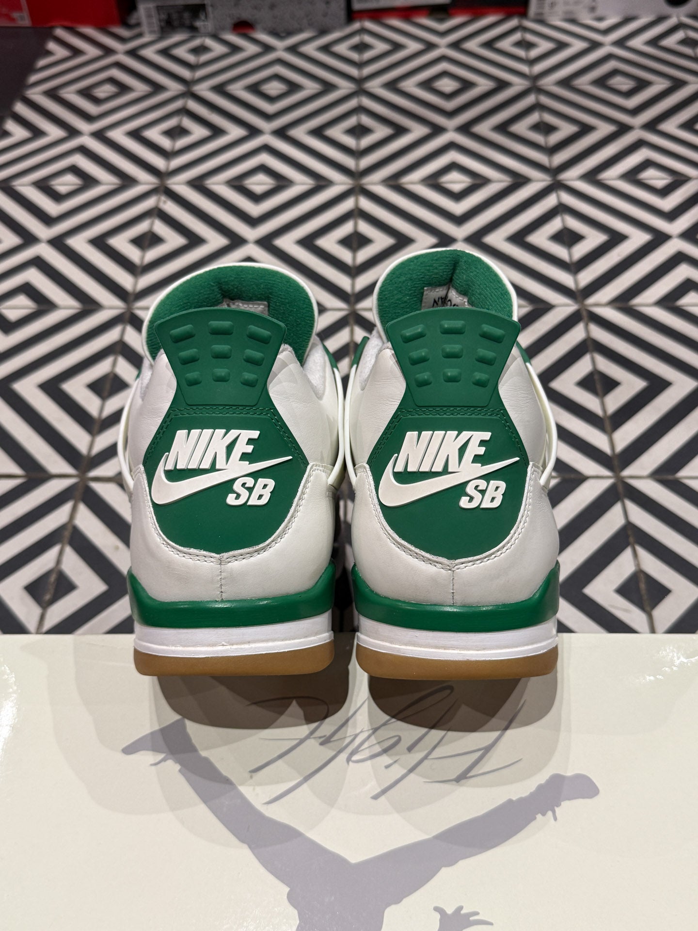 Jordan 4 SB Pine Green (Taille 46)