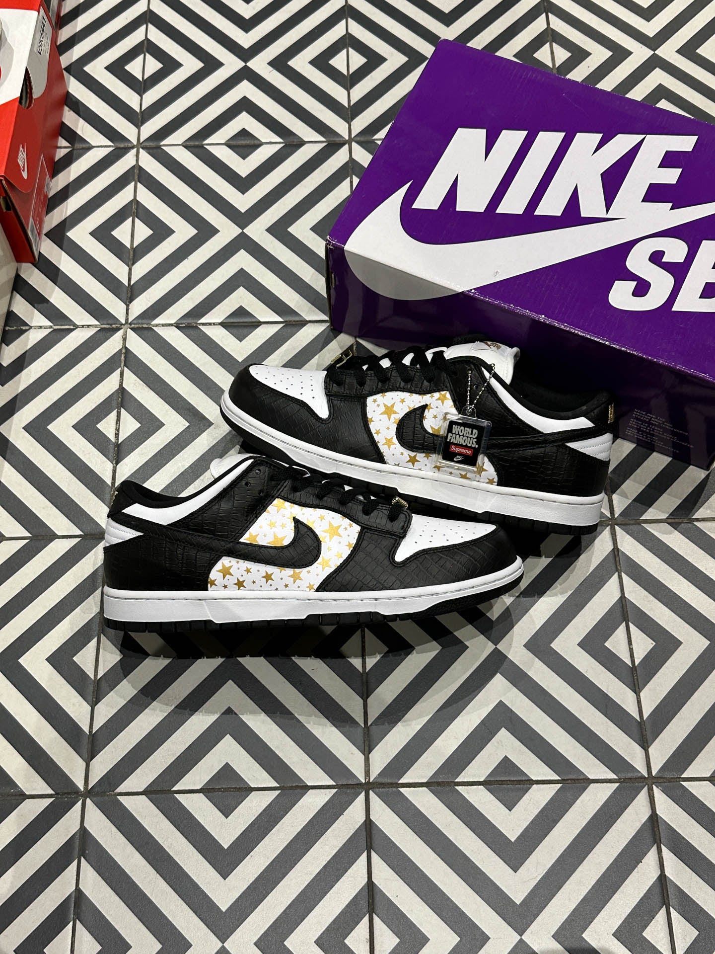 Dunk SB Supreme Stars Black (Taille 45)