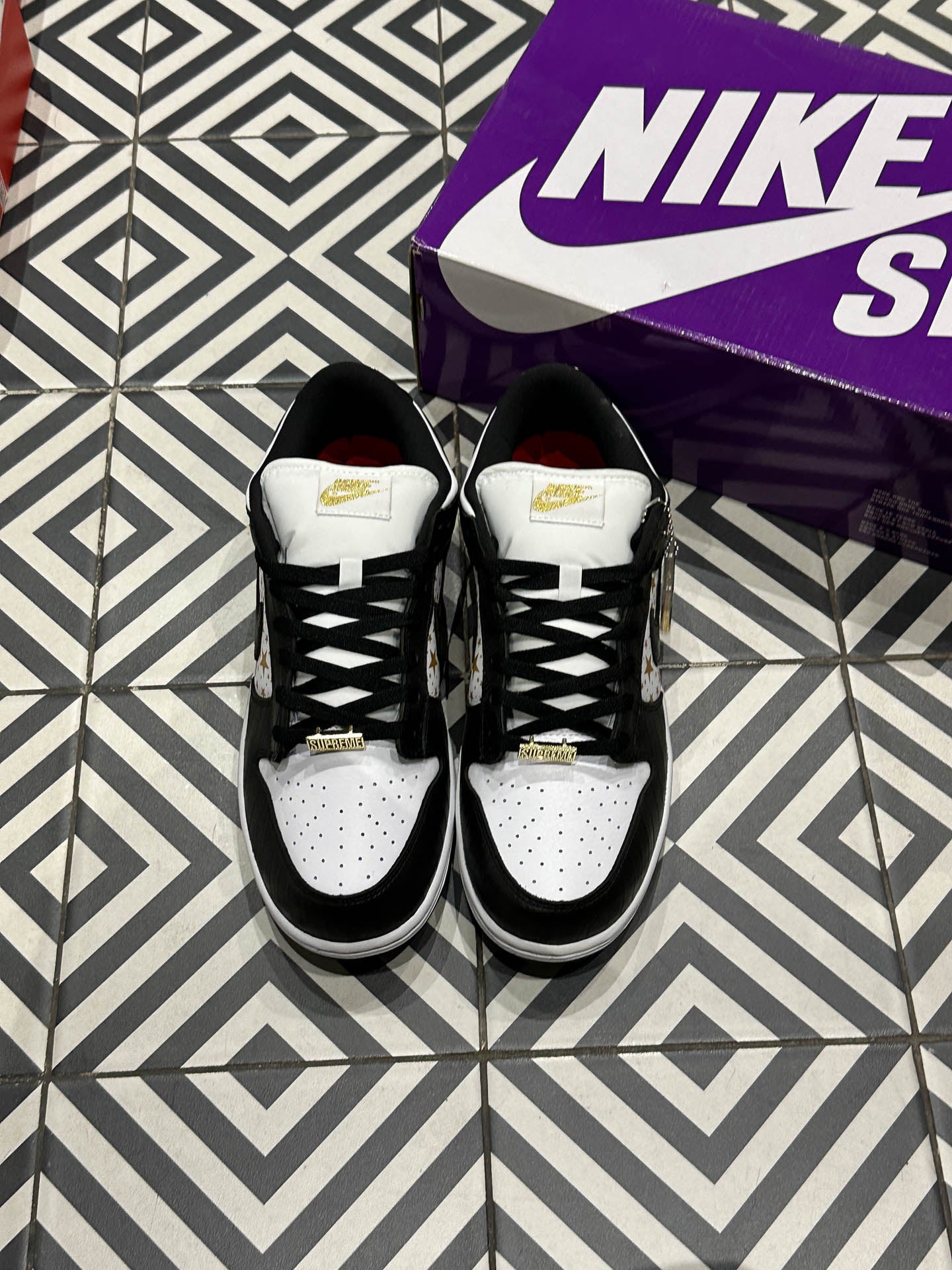 Dunk SB Supreme Stars Black (Taille 45)