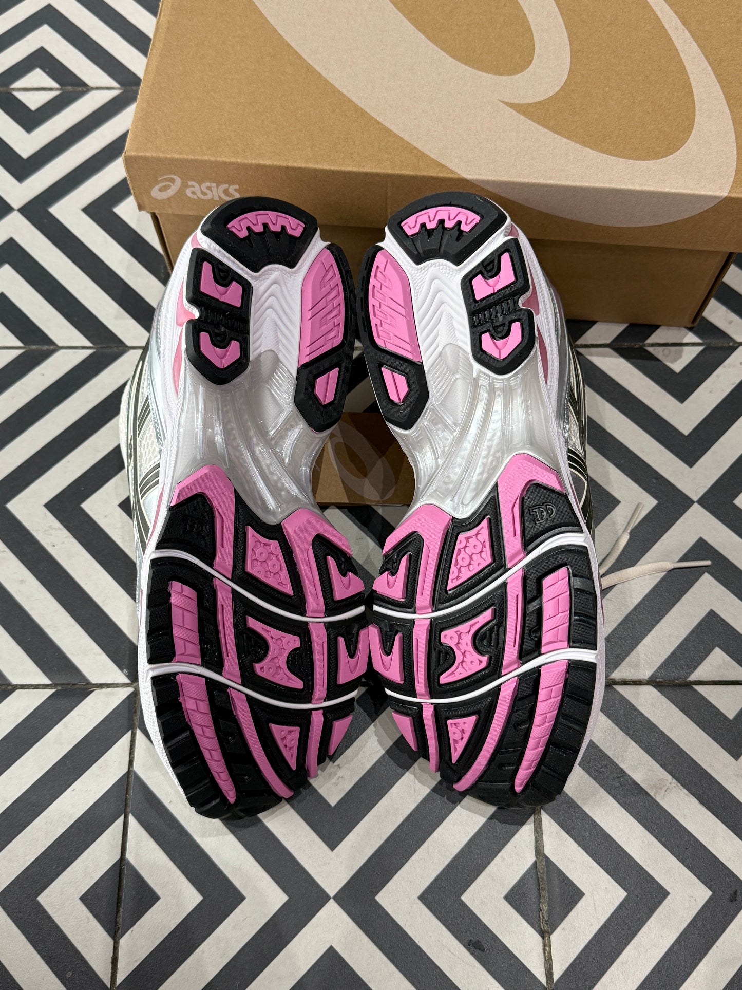 Asics Kayano 14 Pink