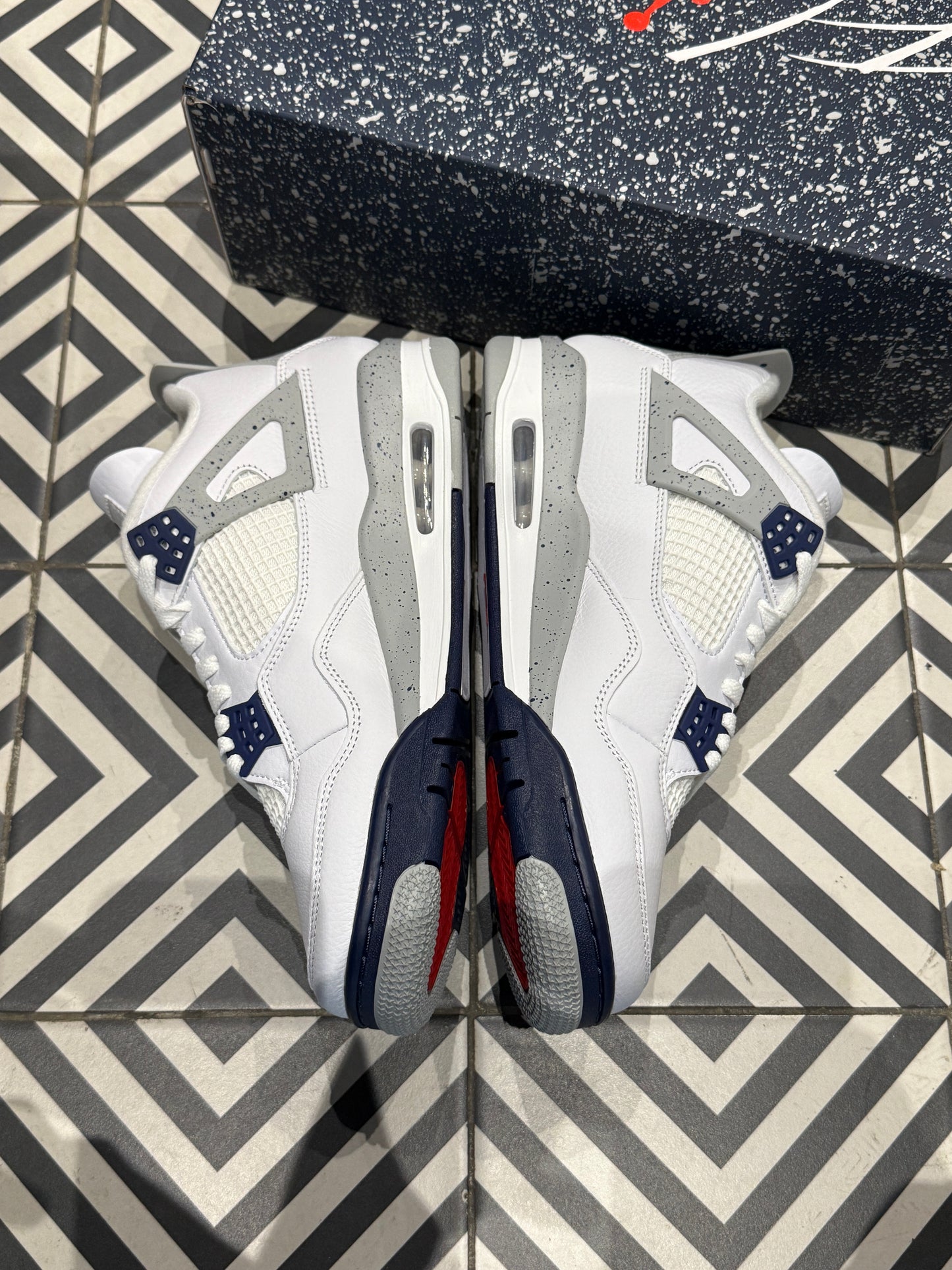 Jordan 4 Midnight Navy (Taille 40,5)