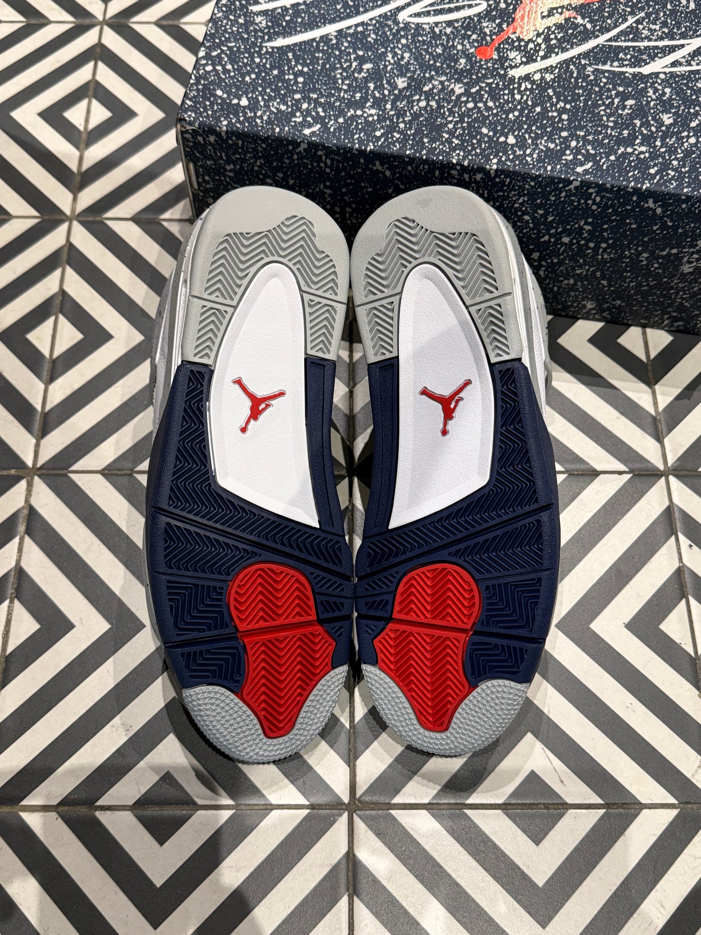 Jordan 4 Midnight Navy (Taille 40,5)