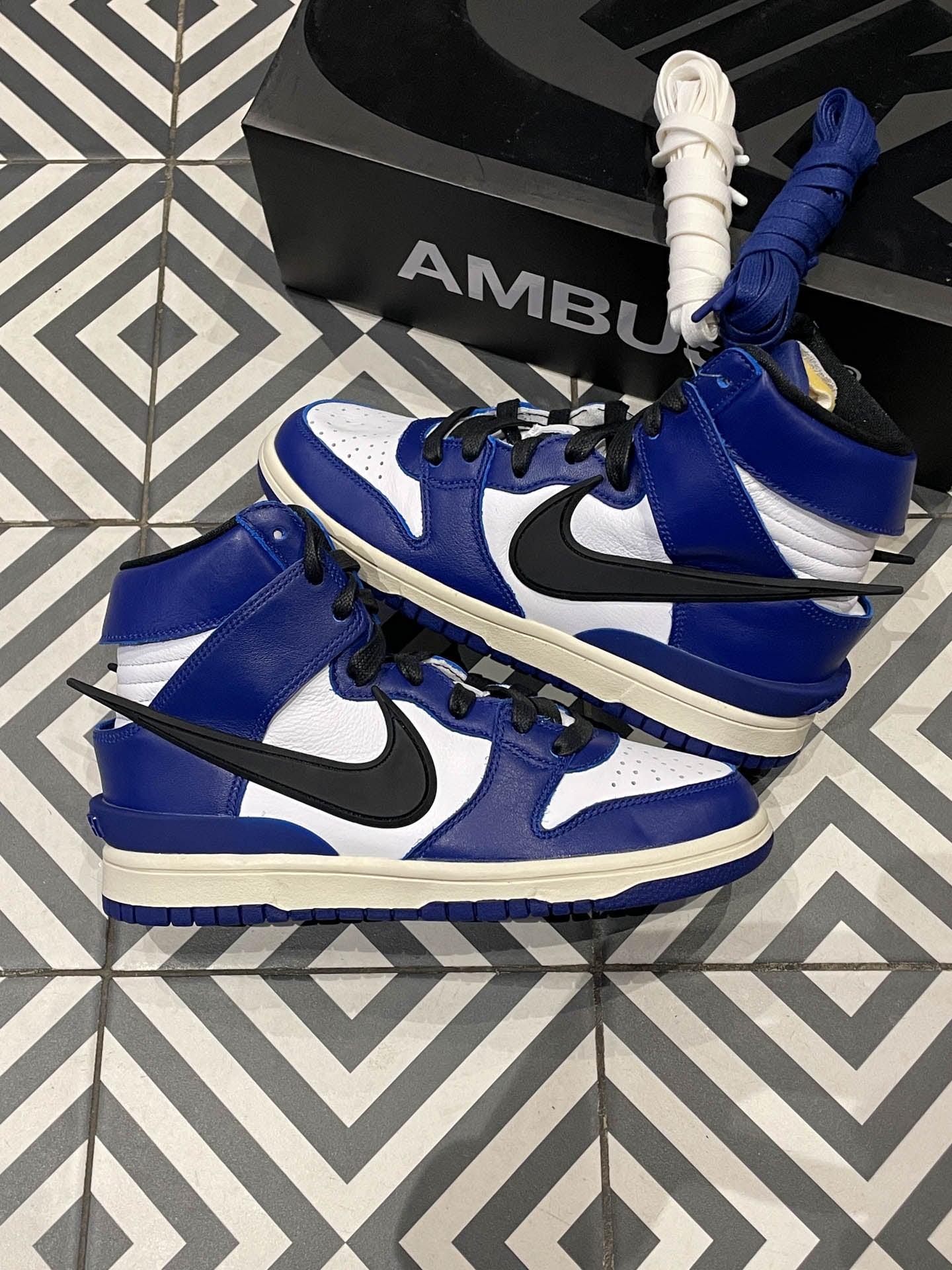 Dunk High Ambush Deep Royal (Tailles 36,5/37,5/38,5/42)
