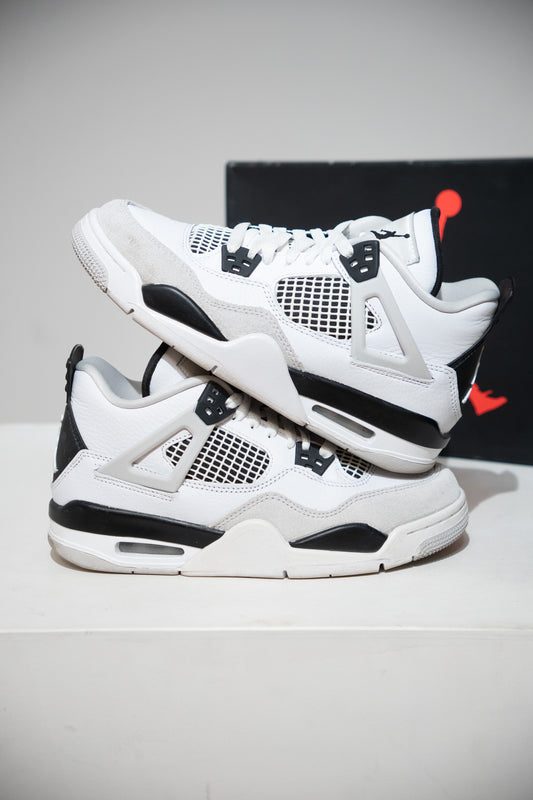Jordan 4 Military Black GS (Taille 38,5)