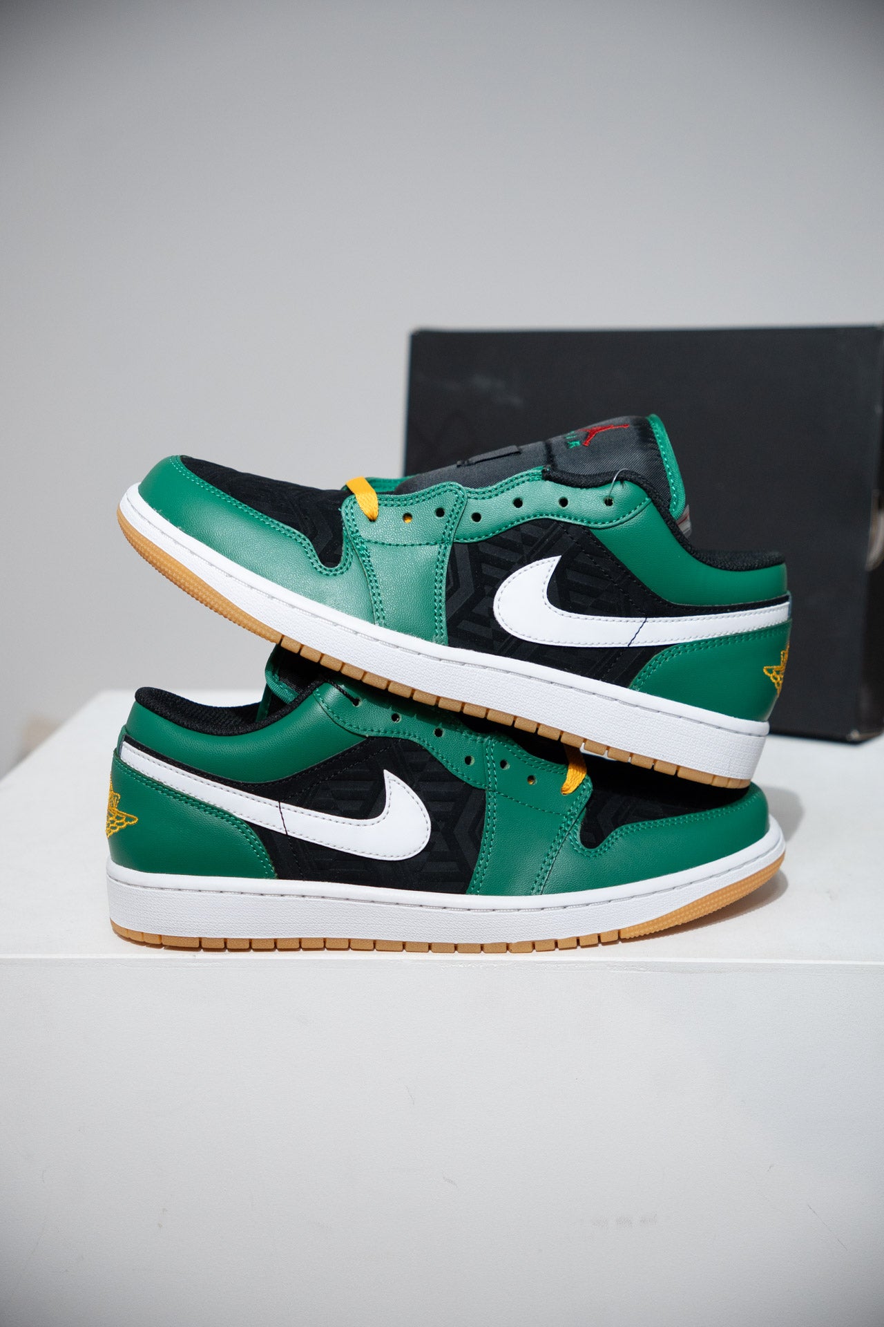 Jordan 1 Low Holiday Special (Taille 42,5)