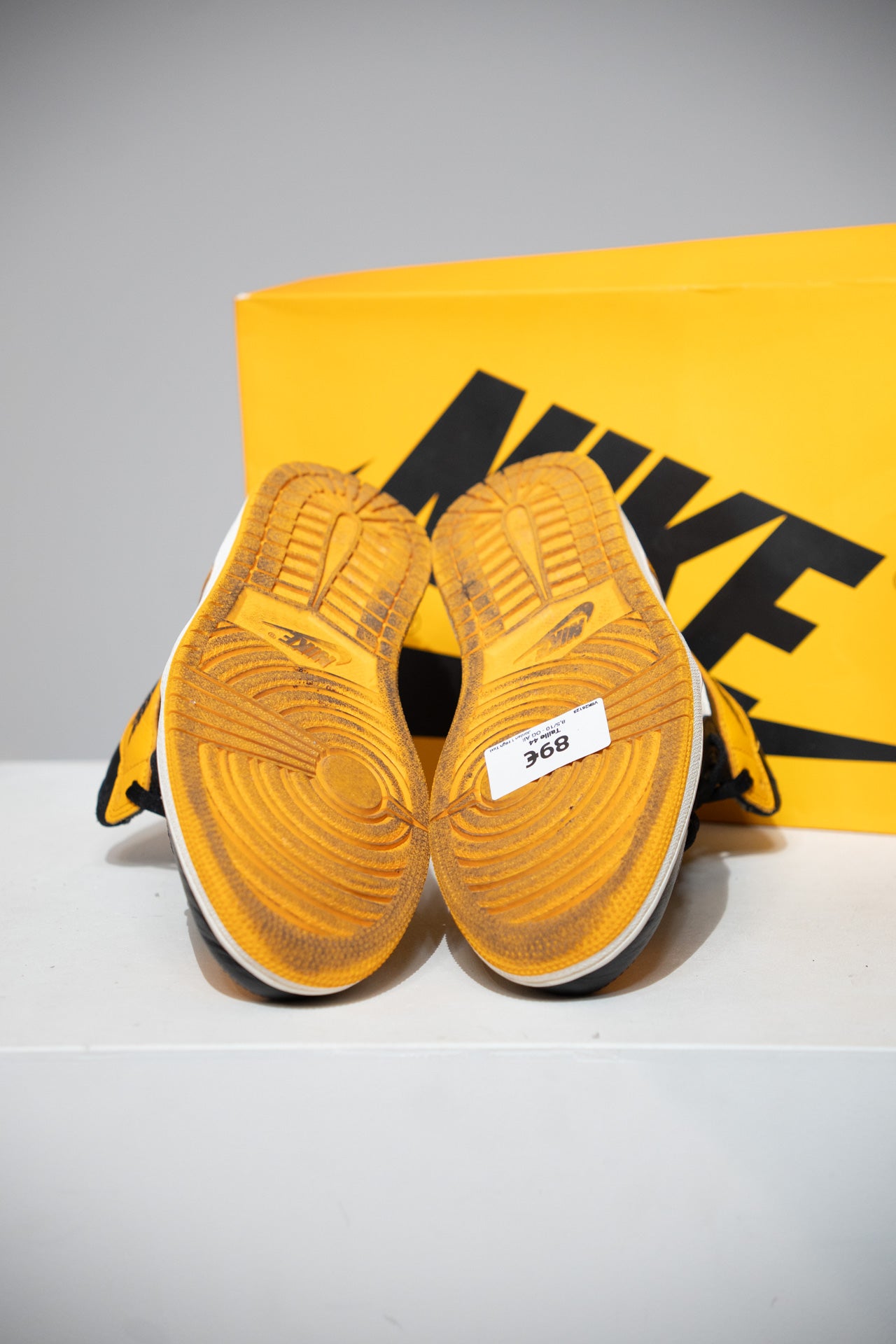 Jordan 1 High Taxi (Taille 44)