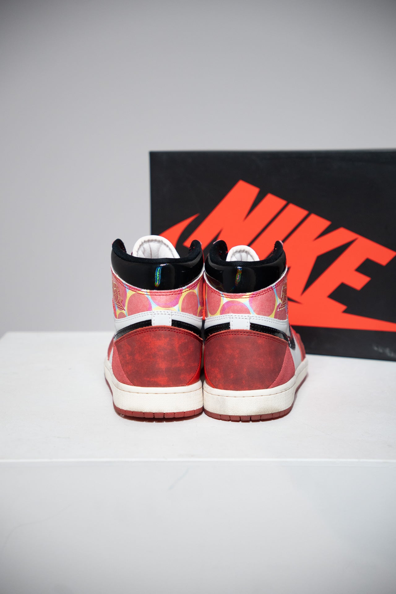 Jordan 1 High Across The Spider-Verse (Taille 41)