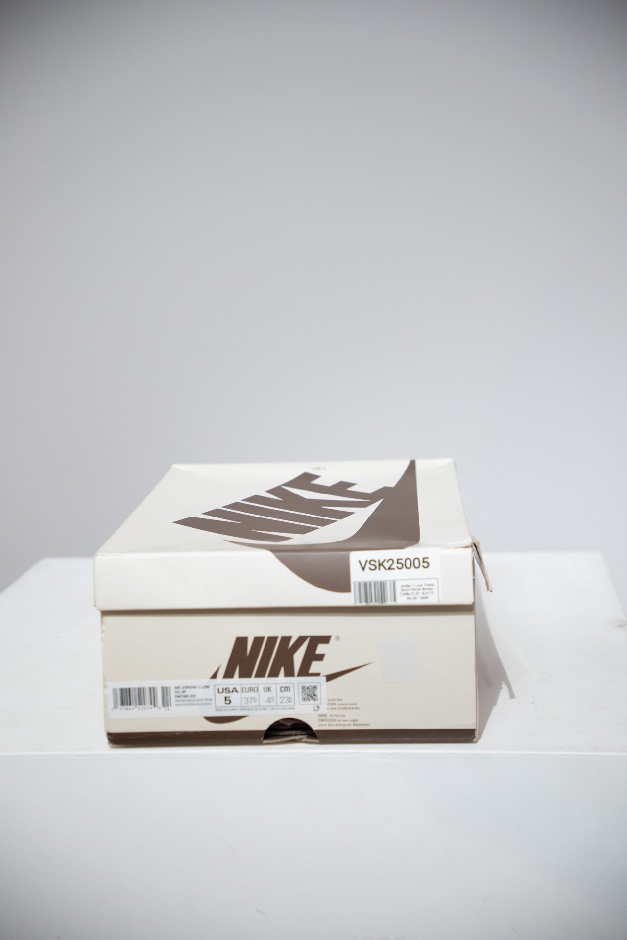 Jordan 1 Low Travis Scott Velvet Brown (Taille 37,5)
