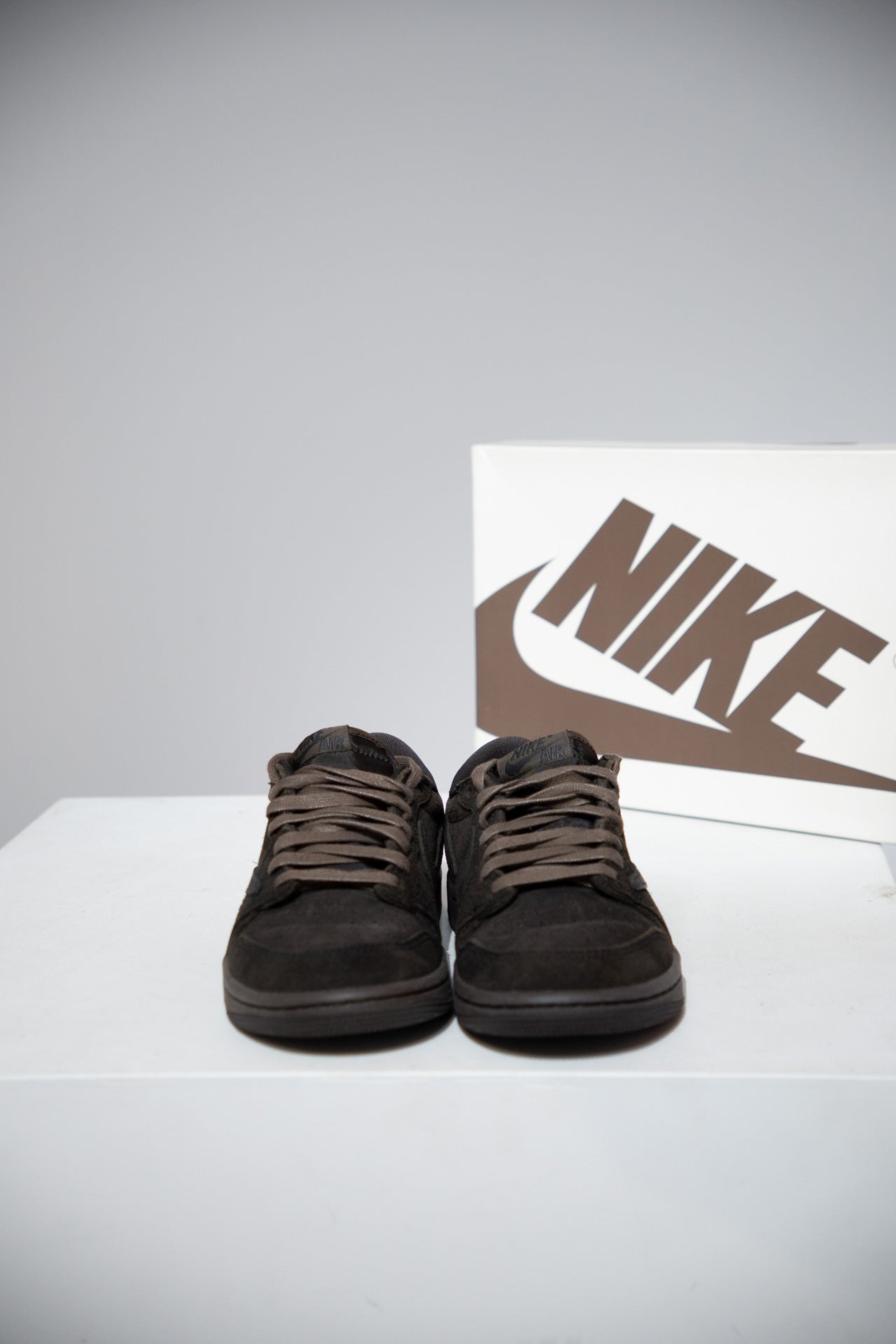 Jordan 1 Low Travis Scott Velvet Brown (Taille 37,5)