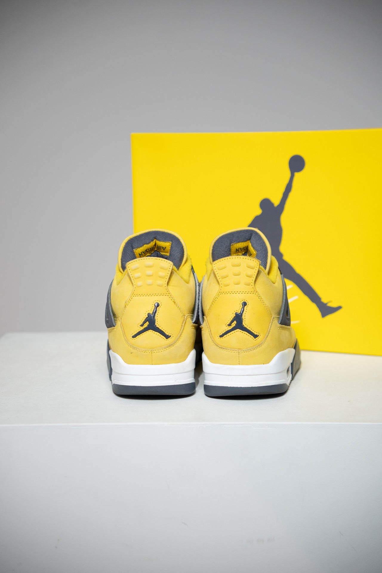 Jordan 4 Lightning (Taille 44,5)