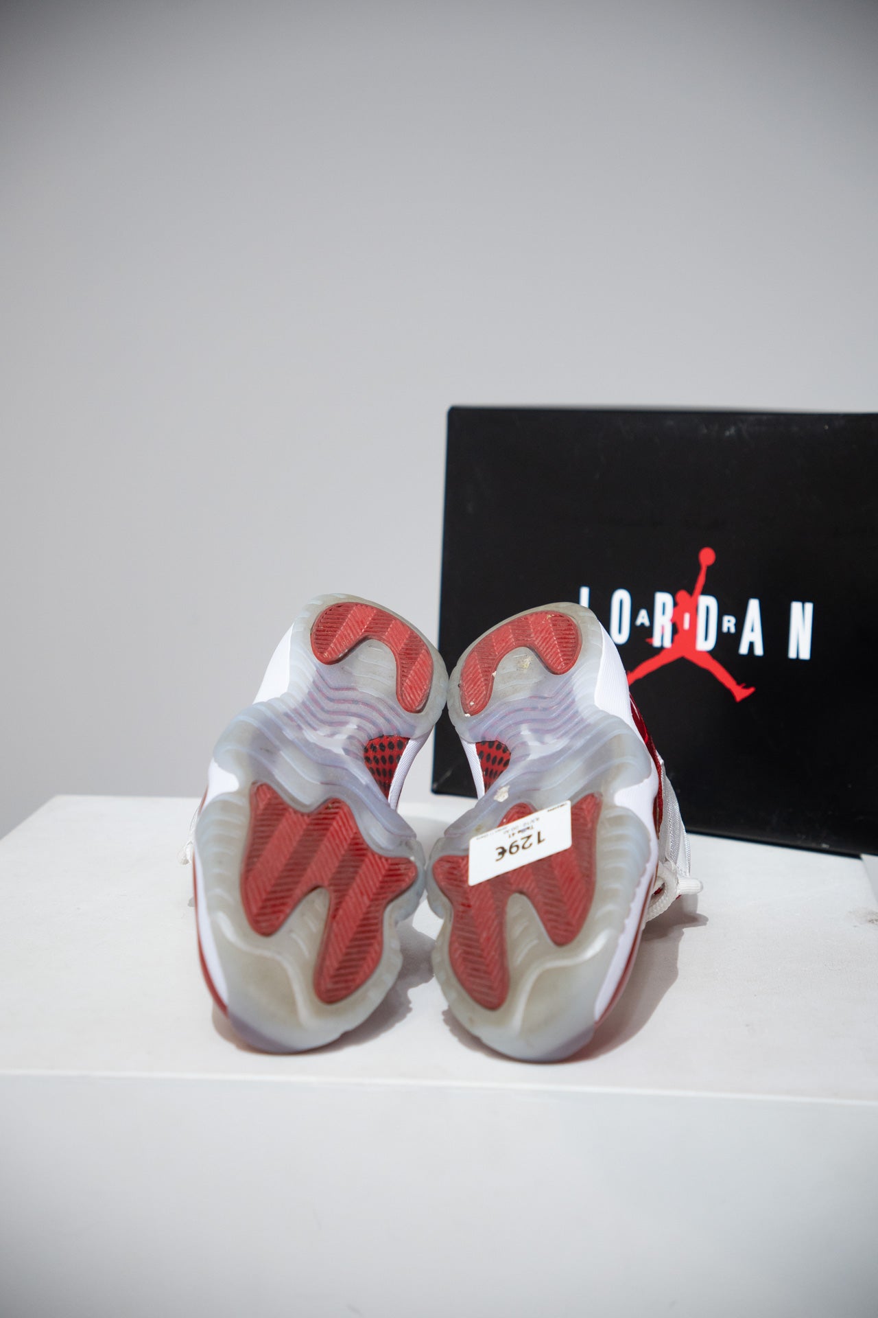 Jordan 11 Cherry (Taille 41)