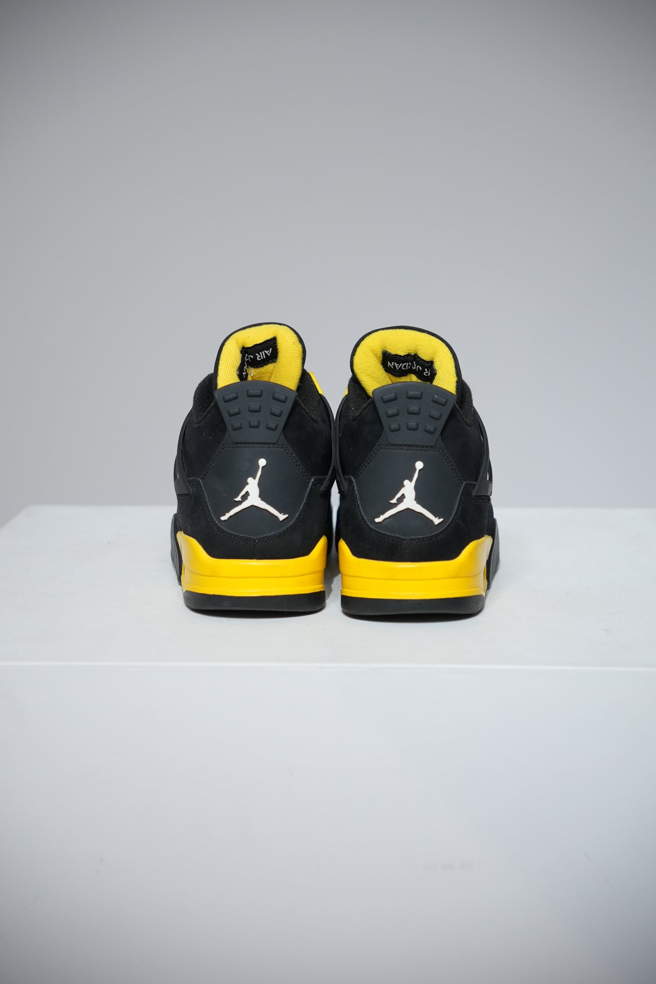 Jordan 4 Thunder (Taille 44,5)