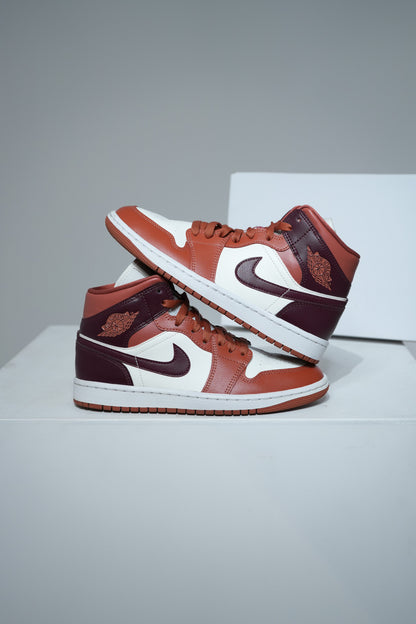 Jordan 1 Mid Peach (Taille 38)