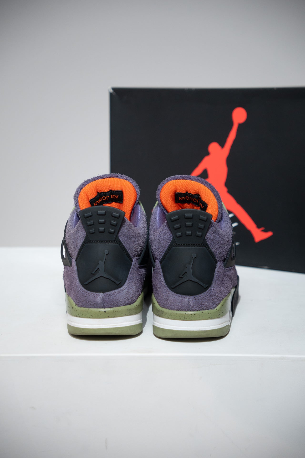 Jordan 4 Canyon purple (Taille 42,5)