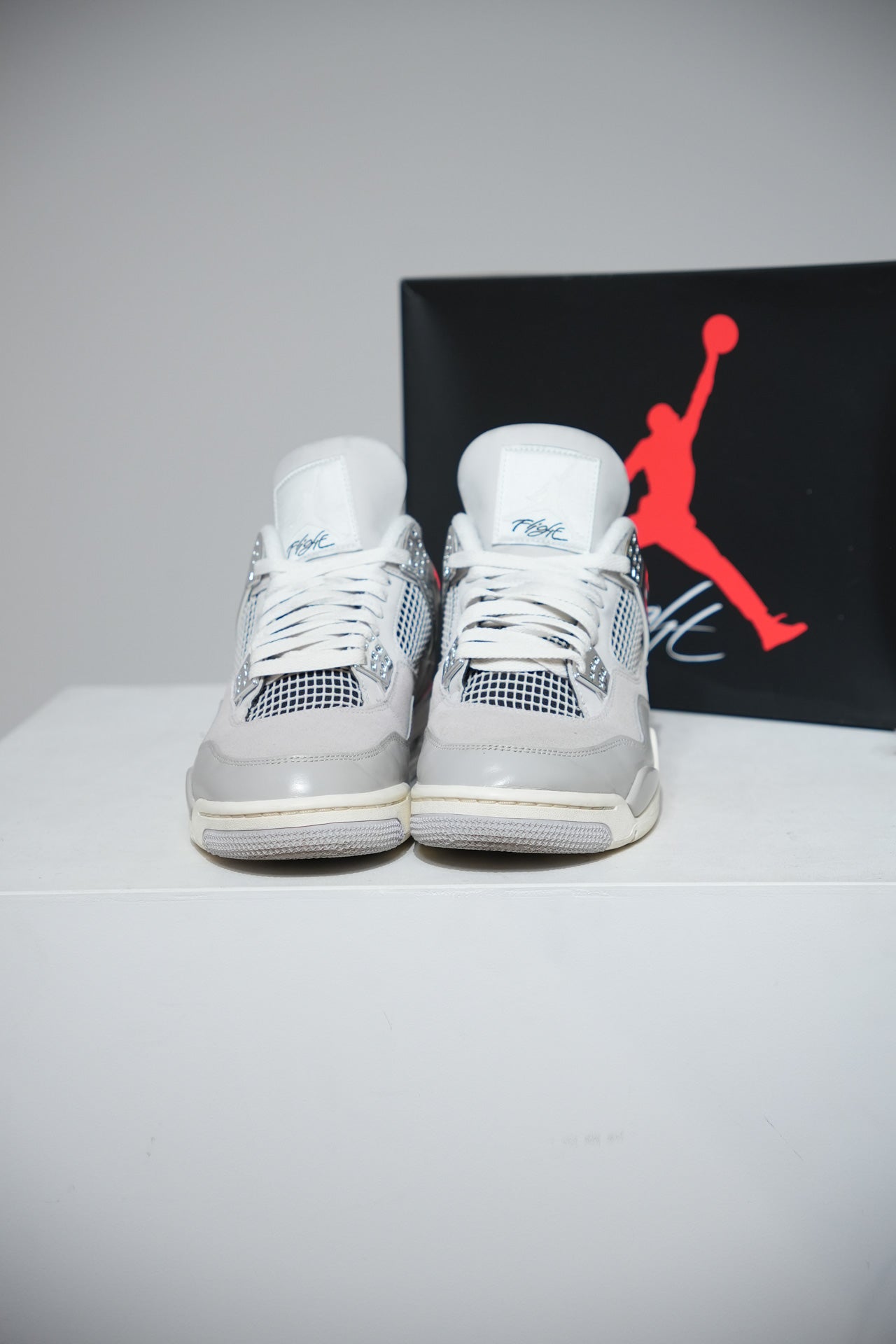 Jordan 4 Frozen Moments (Taille 42,5)