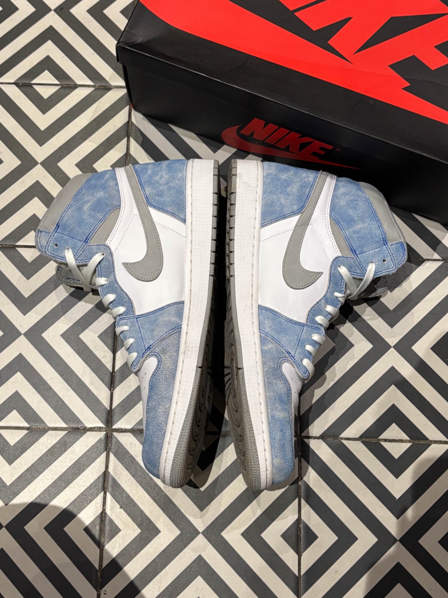 Jordan 1 High Hyper Royal (Taille 50,5)