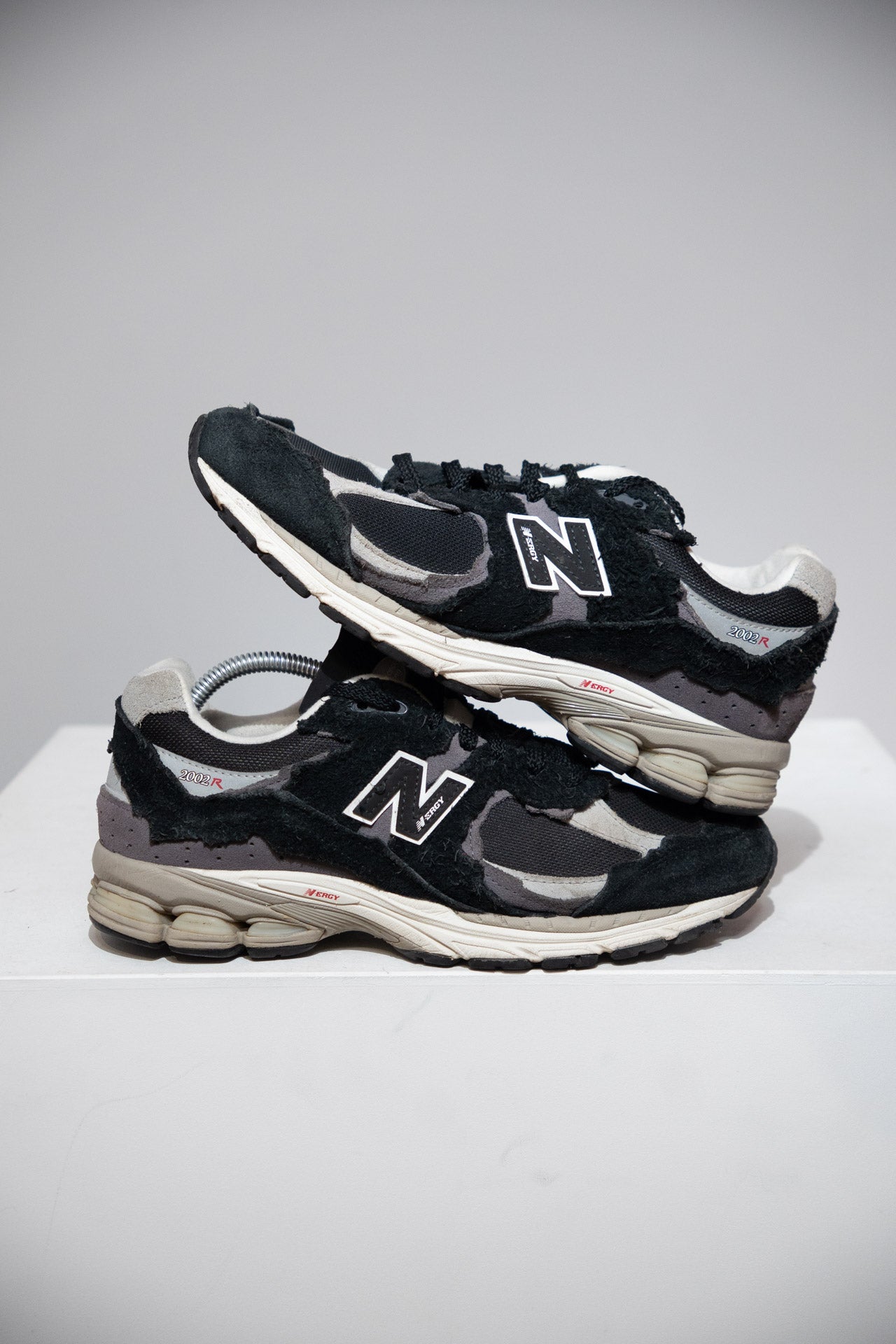 New Balance 2002R Protection Pack Black (Taille 40,5)