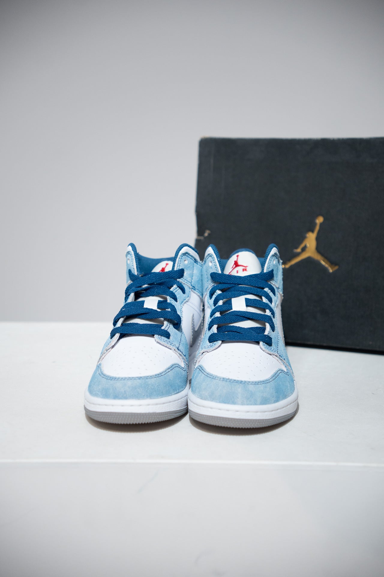 Jordan 1 Mid French Blue (Taille 37,5)
