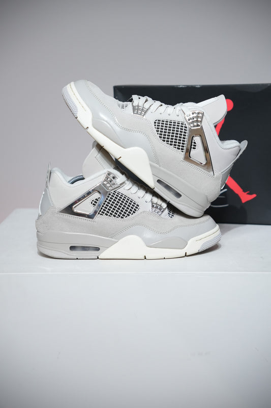 Jordan 4 Frozen Moments (Taille 39)