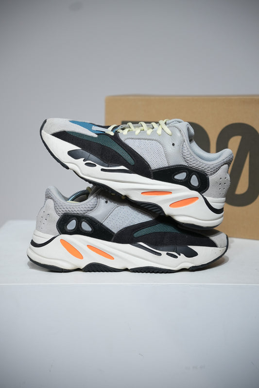 Yeezy 700 Wave Runner (Taille 41 1/3)