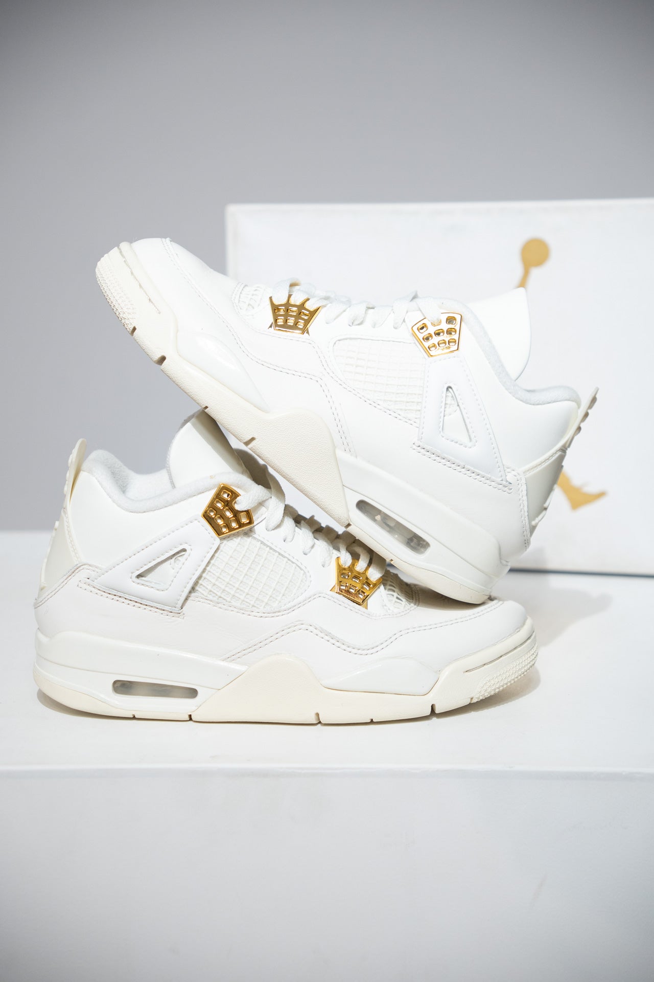 Jordan 4 Metallic Gold (Taille 38)