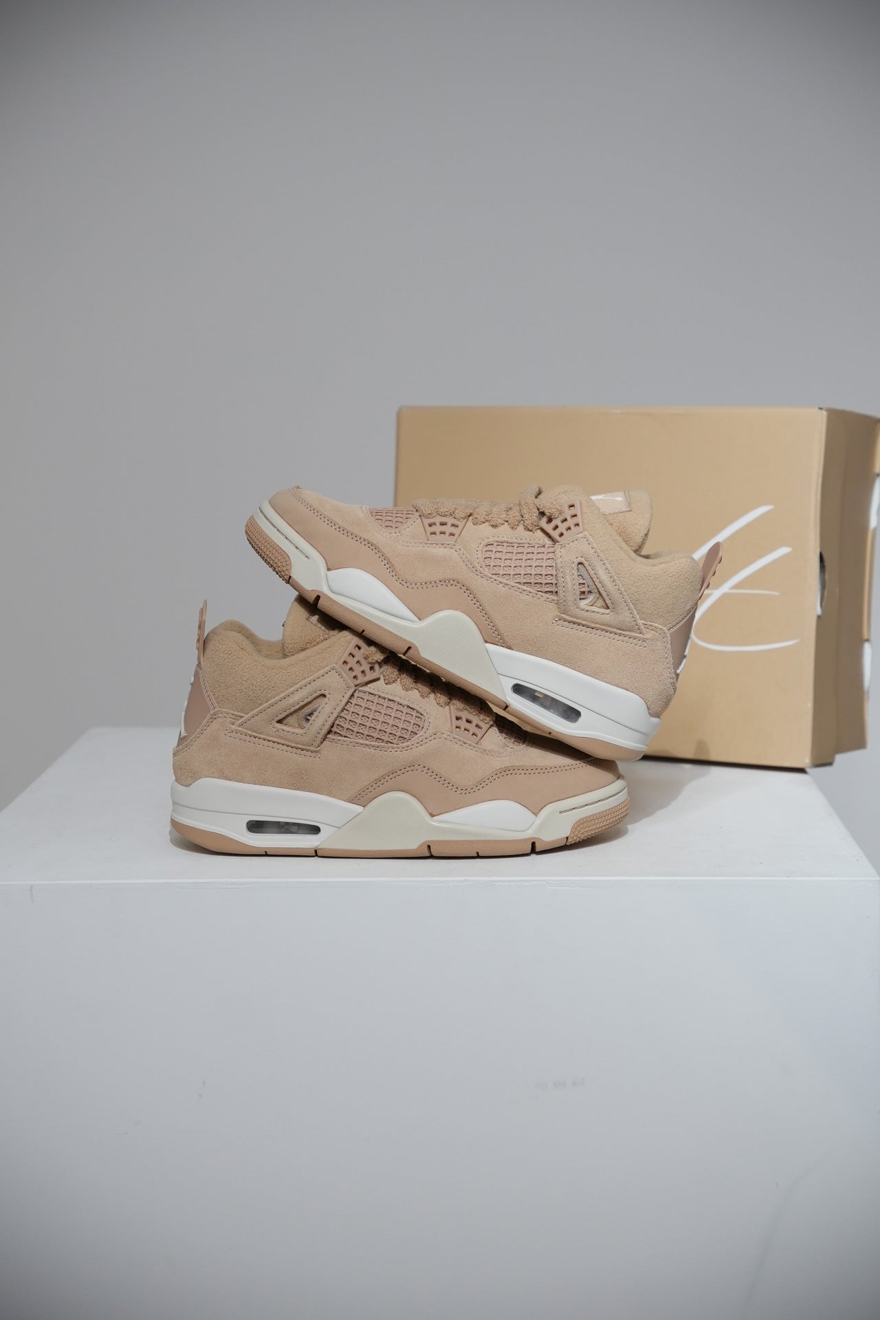 Jordan 4 Cozy Girl (Taille 38,5)