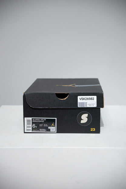 Jordan 4 Thunder GS (Taille 38,5)