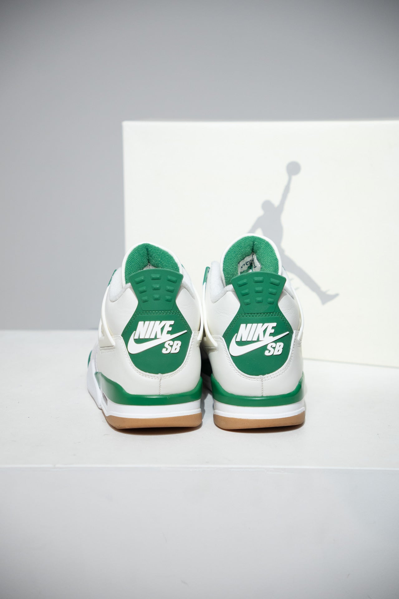Jordan 4 SB pine Green (Taille 41)