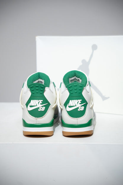 Jordan 4 SB pine Green (Taille 41)