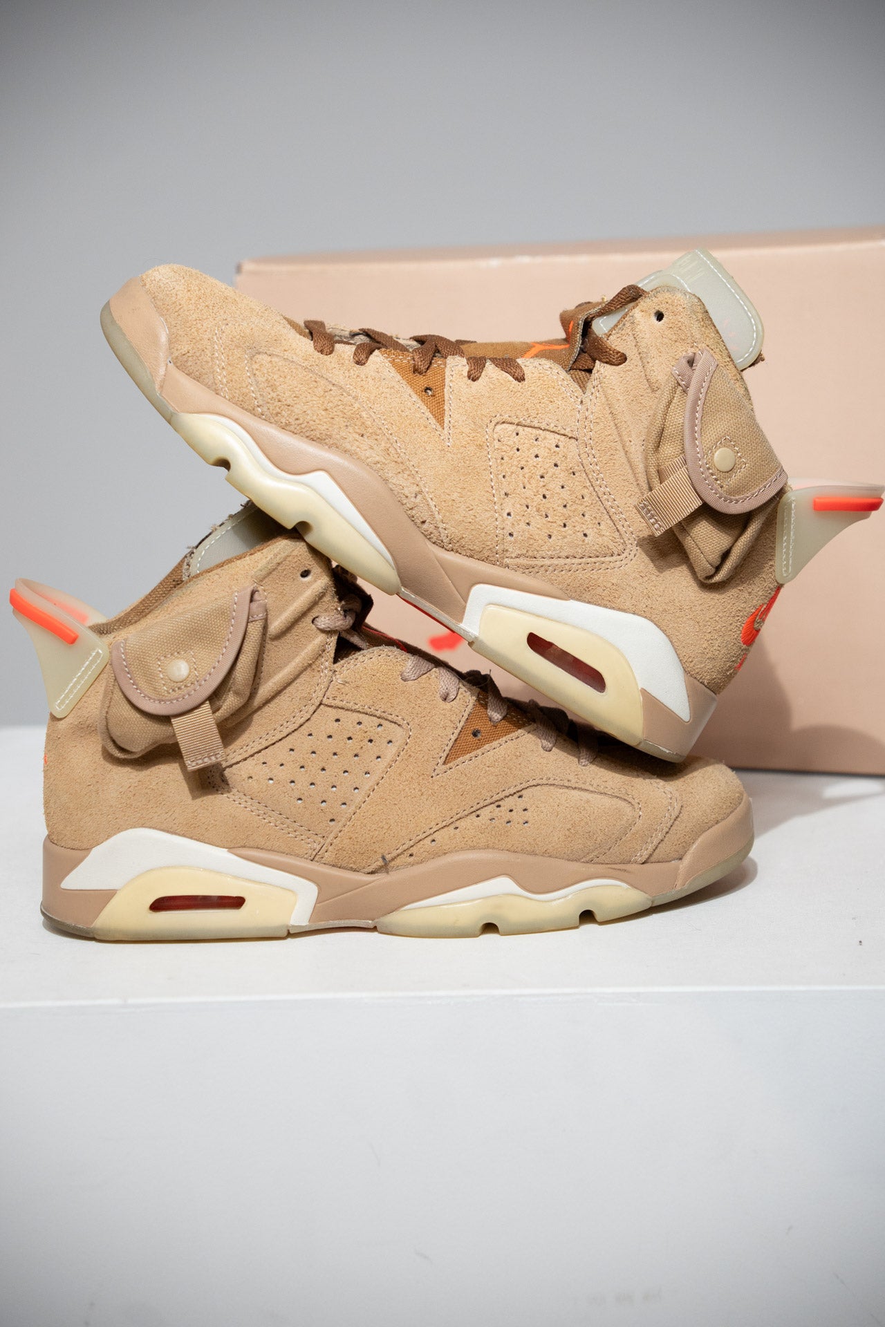 Jordan 6 Travis Scott British Kaki (Taille 40,5)