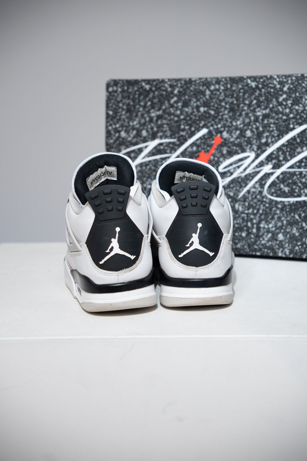 Jordan 4 Military Black (Taille 42,5)