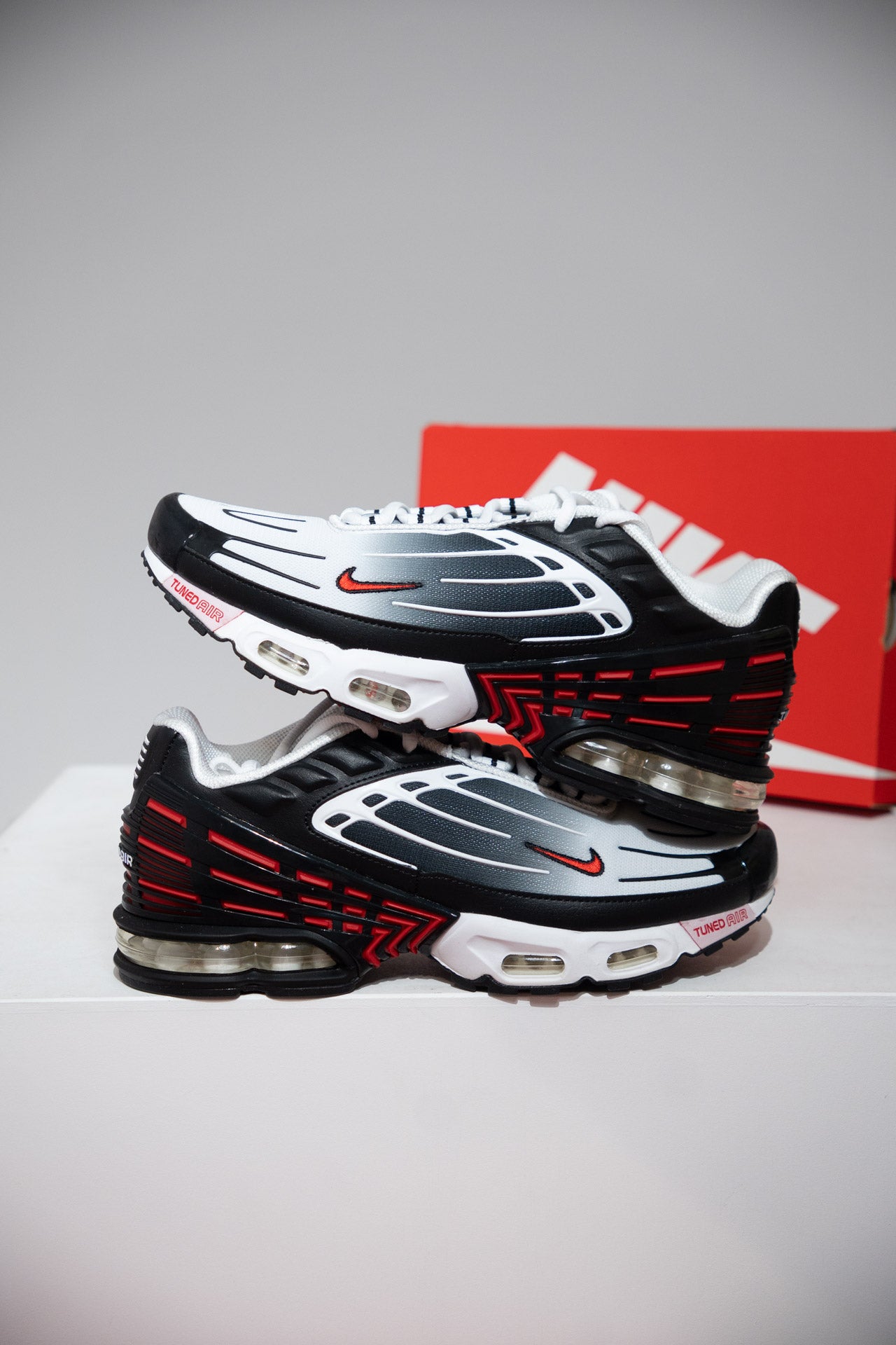 Air Max Plus (TN) 3 White University Red Black (Taille 42)
