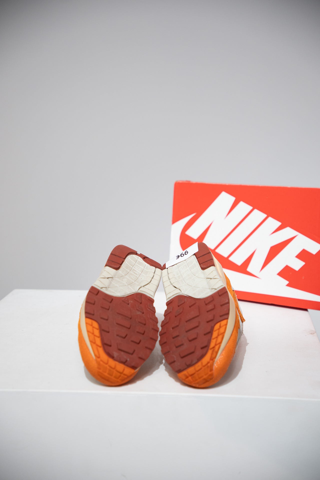 Air Max 1 Magma (Taille 35,5)