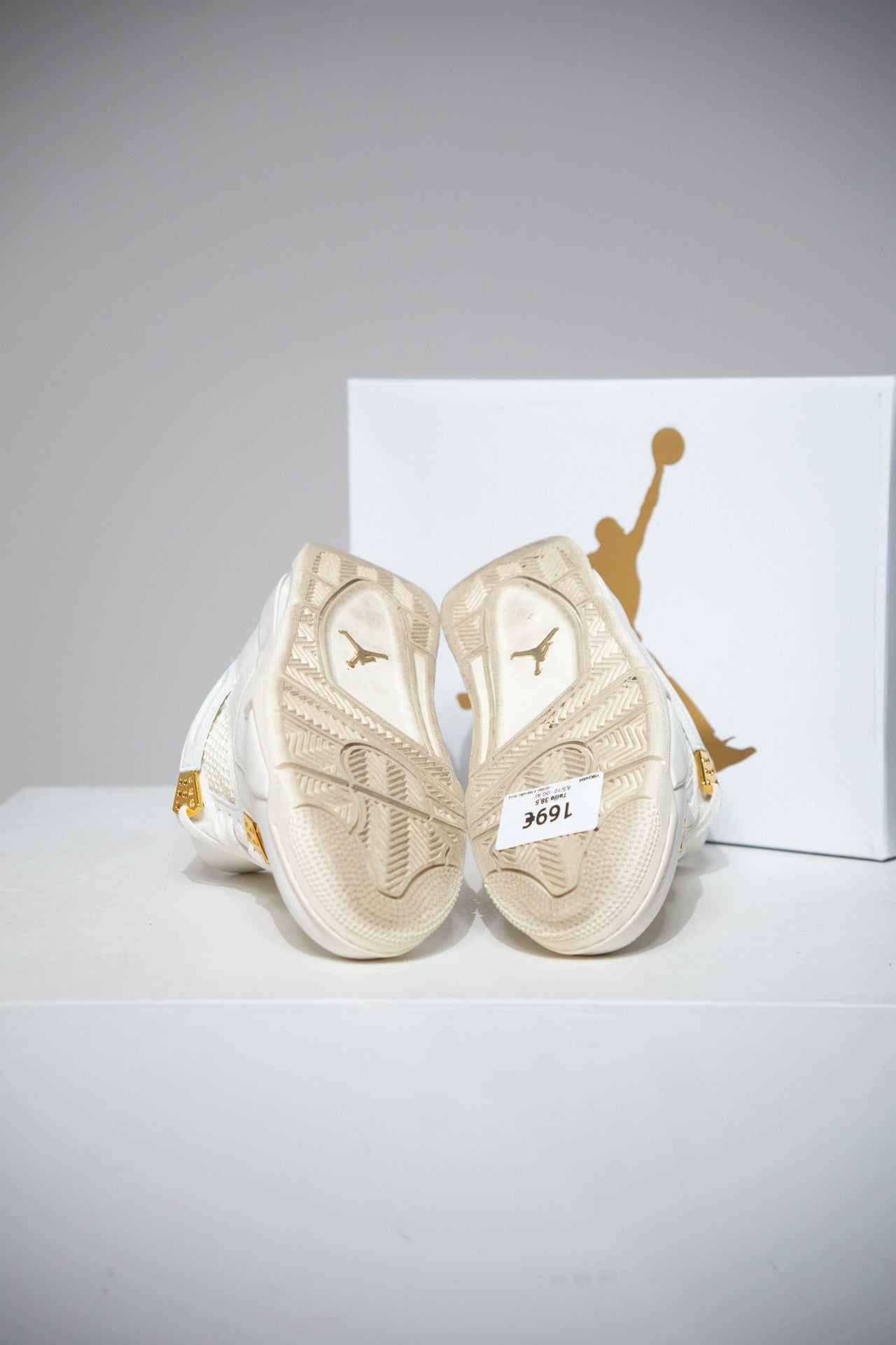 Jordan 4 Metallic Gold (Taille 38,5)