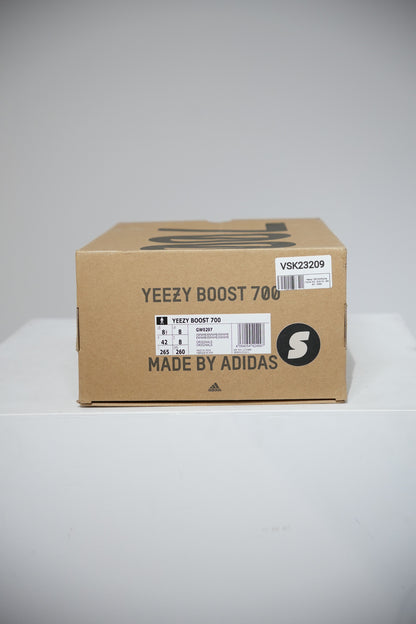 Yeezy 700 Emflame (Taille 42)