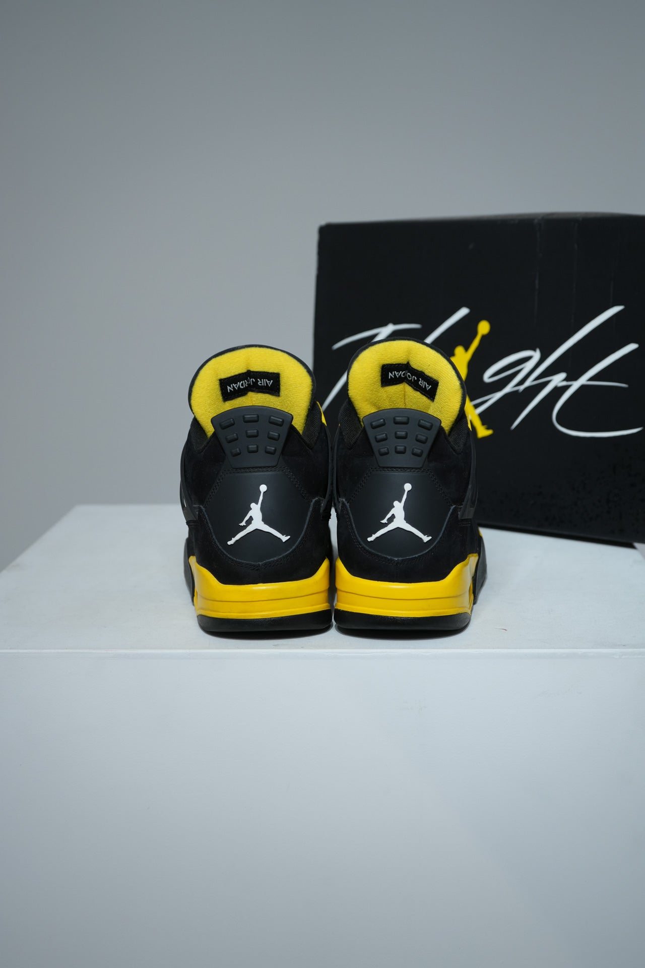 Jordan 4 Thunder (Taille 44,5)