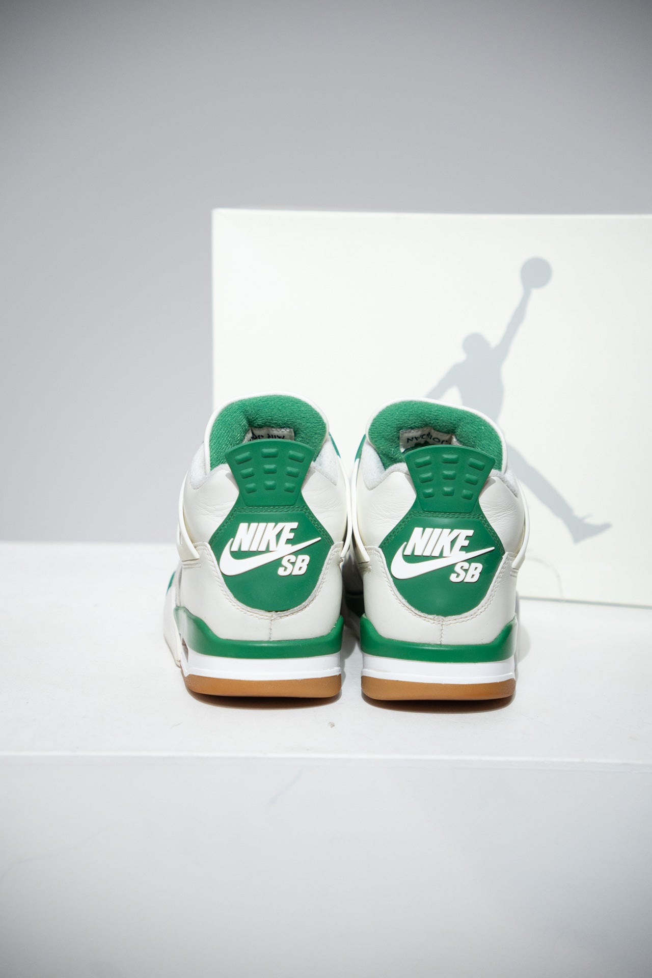Jordan 4 SB pine Green (Taille 41)