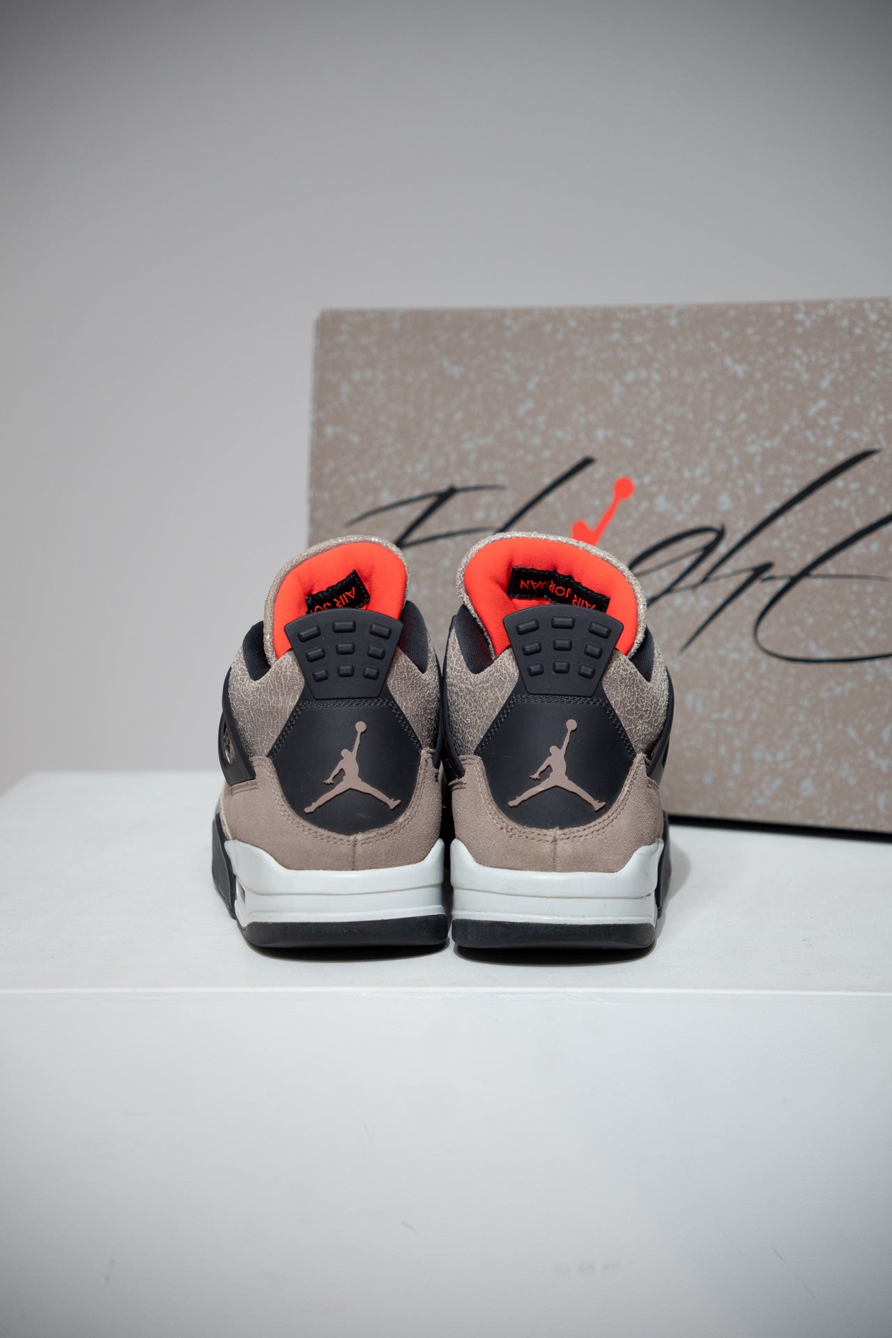 Jordan 4 Taupe Haze (Taille 43)