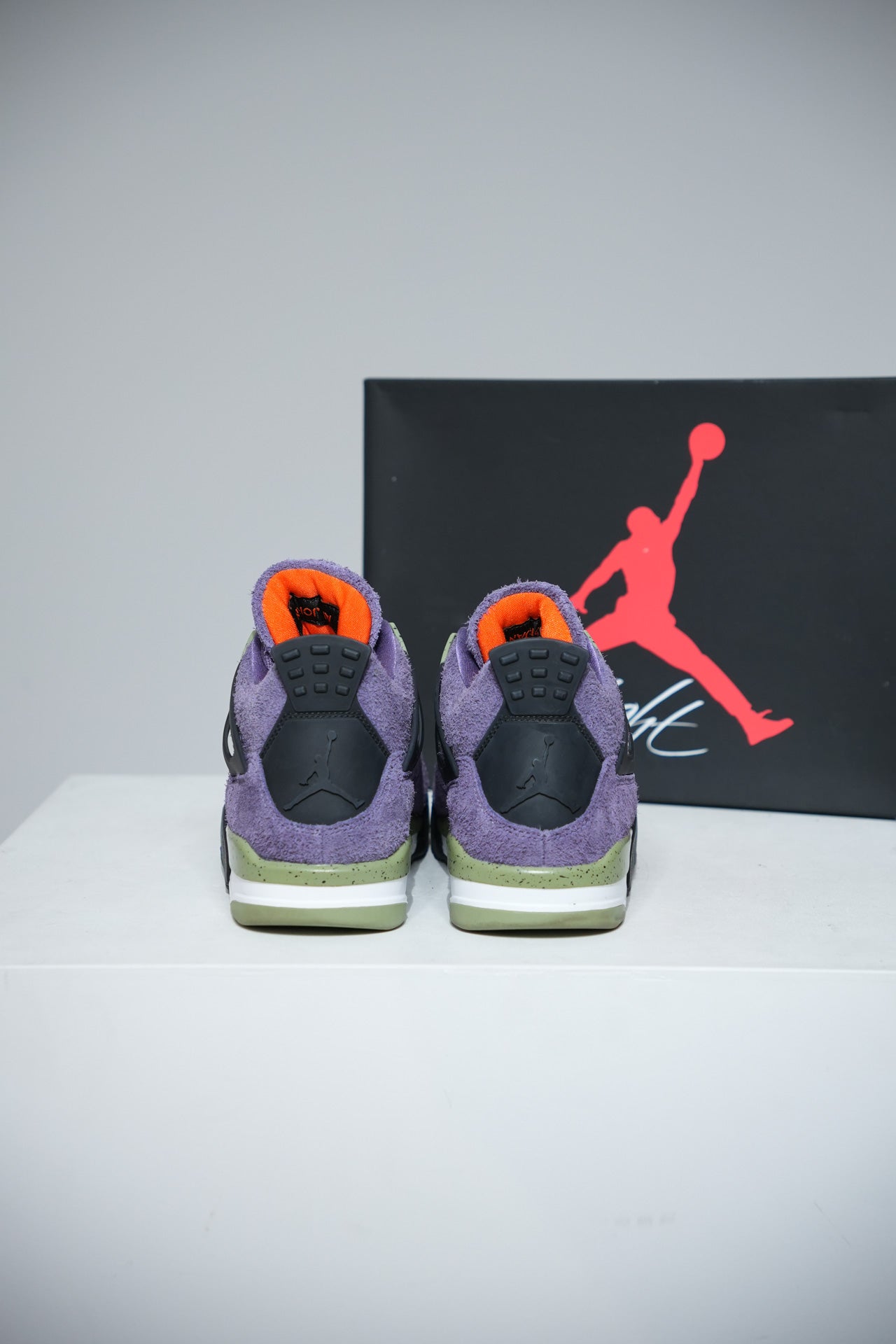 Jordan 4 Canyon purple (Taille 42)
