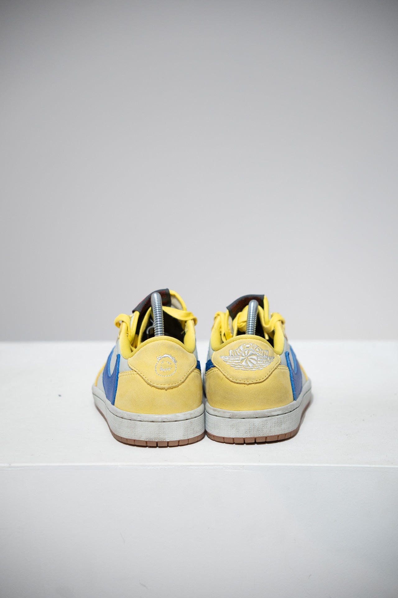 Jordan 1 Low Travis Scott Canary Yellow (Taille 38)