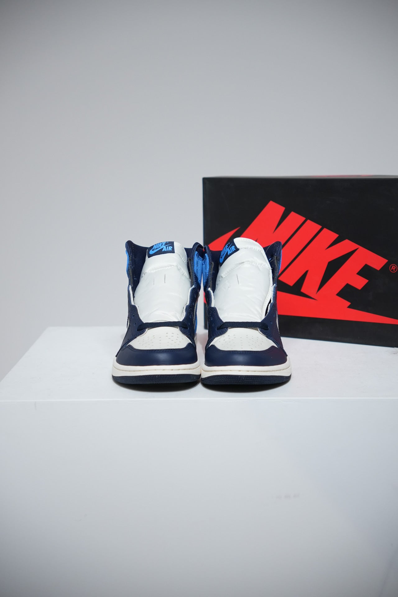 Jordan 1 High Obsidian (Taille 42,5)